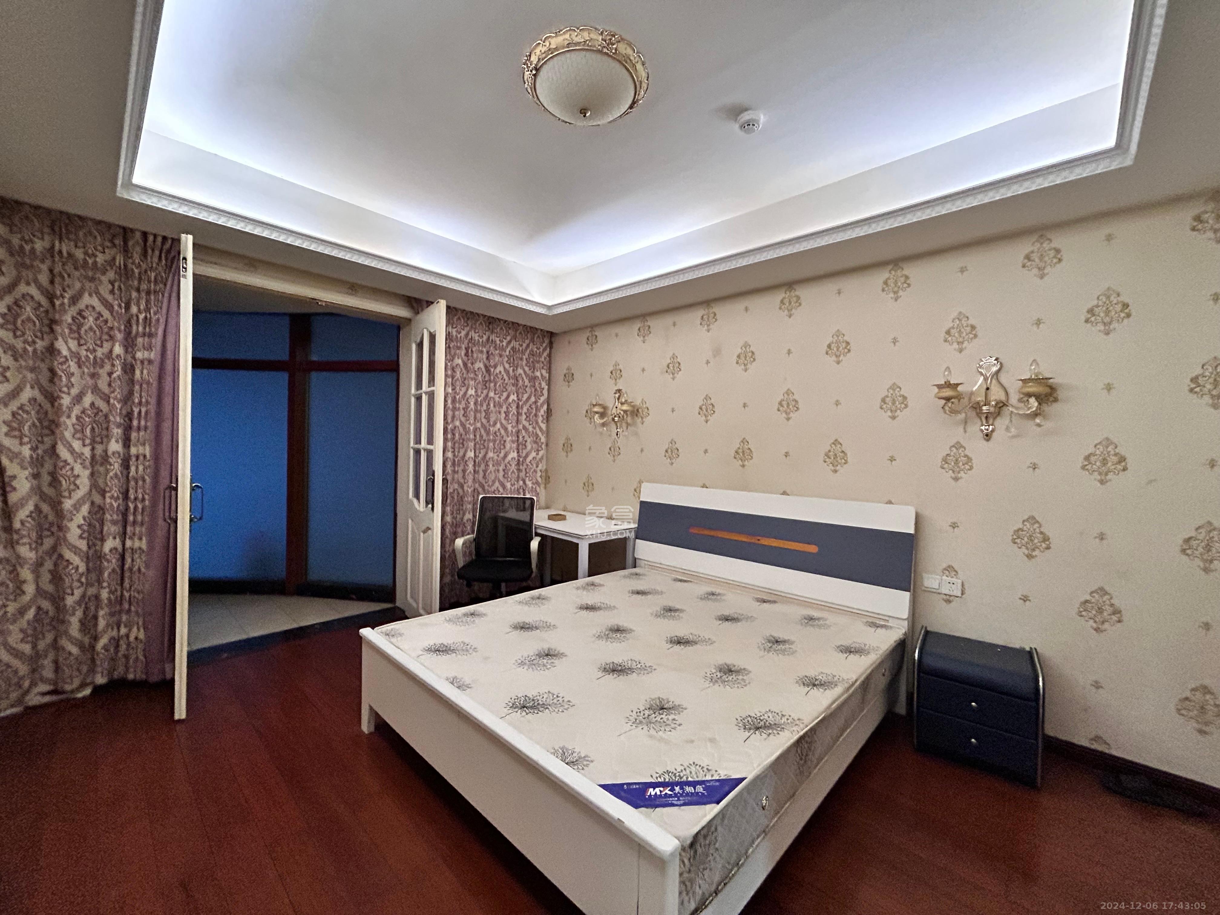 湘江世纪城湘江豪庭 4室2厅2卫 6500.0元/月 湘江世纪城湘江豪庭 4室2厅2卫 6500.0元/月室内图