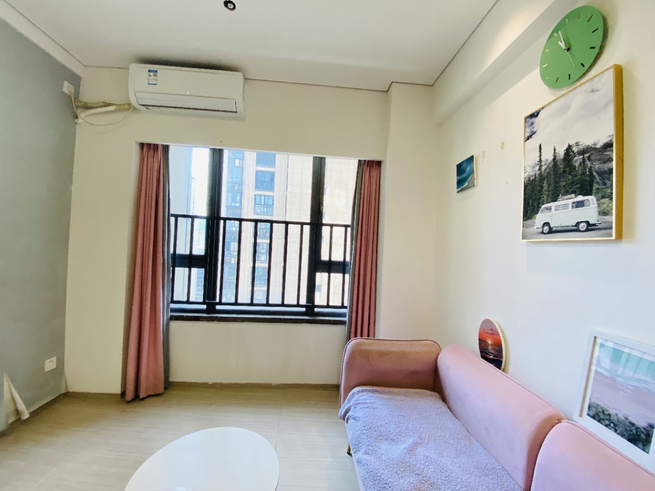 海航豪庭南苑 1室1厅1卫 120.0万 海航豪庭南苑 1室1厅1卫 120.0万客厅