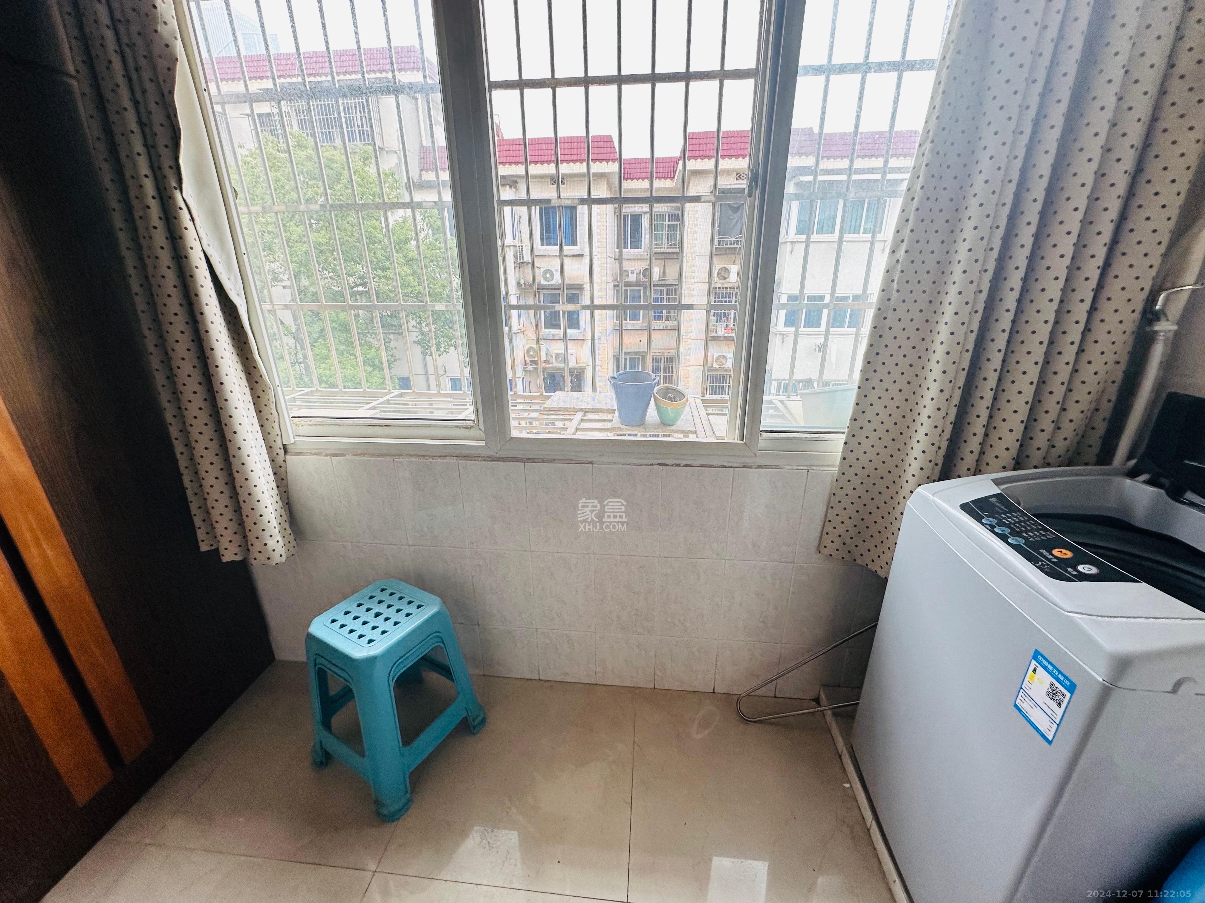 杏花园小区  1室0厅0卫   2200.00元/月室内图