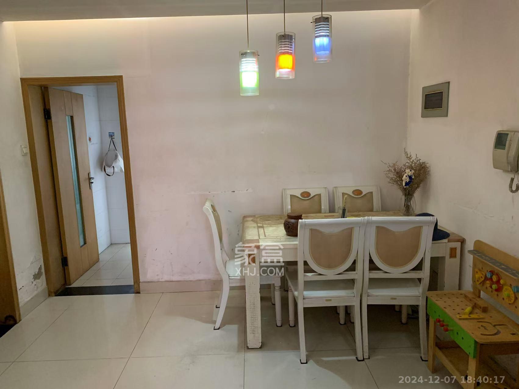 鑫天芙蓉 3室2厅1卫 2300.0元/月 鑫天芙蓉 3室2厅1卫 2300.0元/月室内图