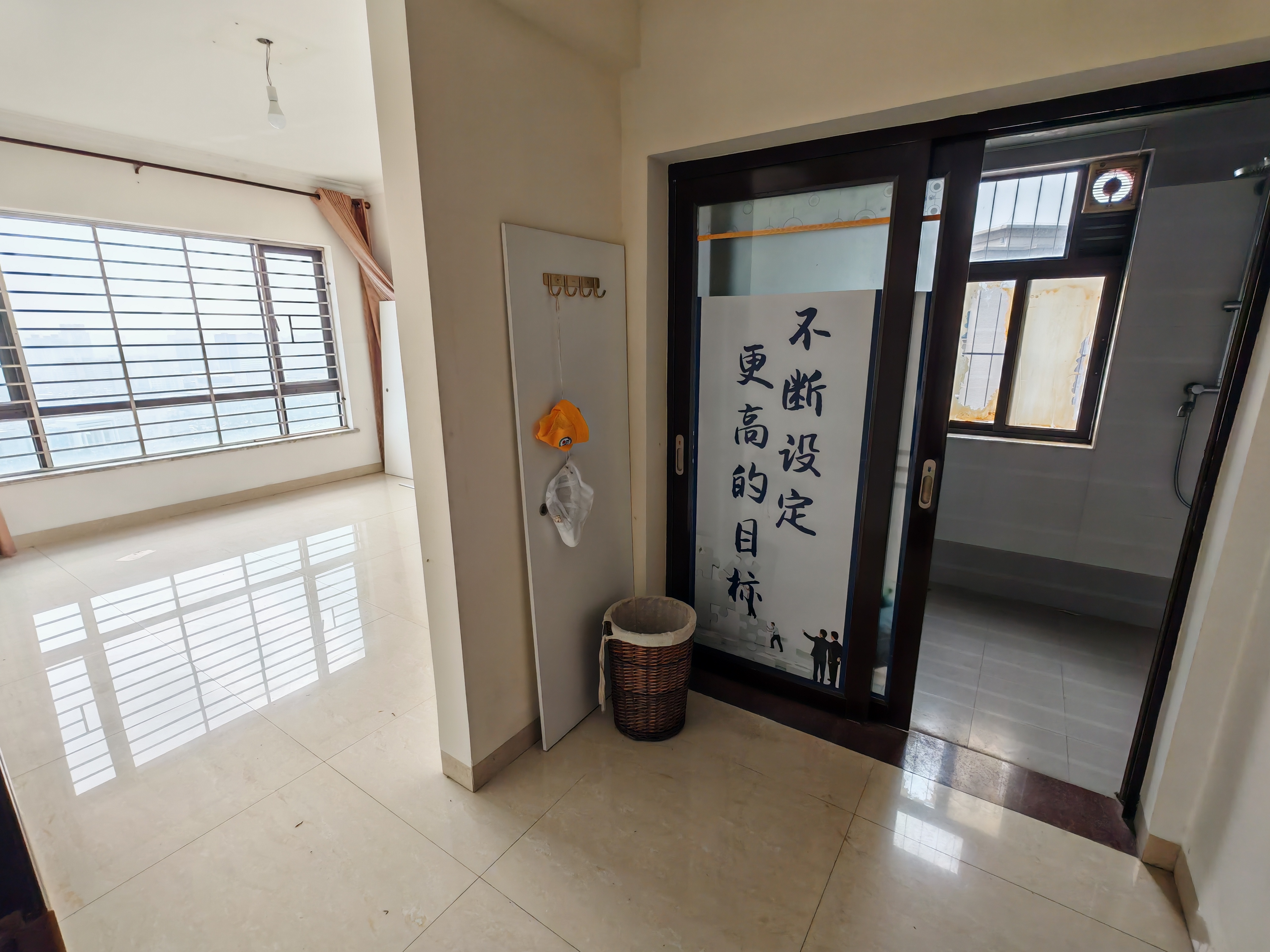 和风江岸 3室2厅2卫 3600.0元/月 和风江岸 3室2厅2卫 3600.0元/月室内图