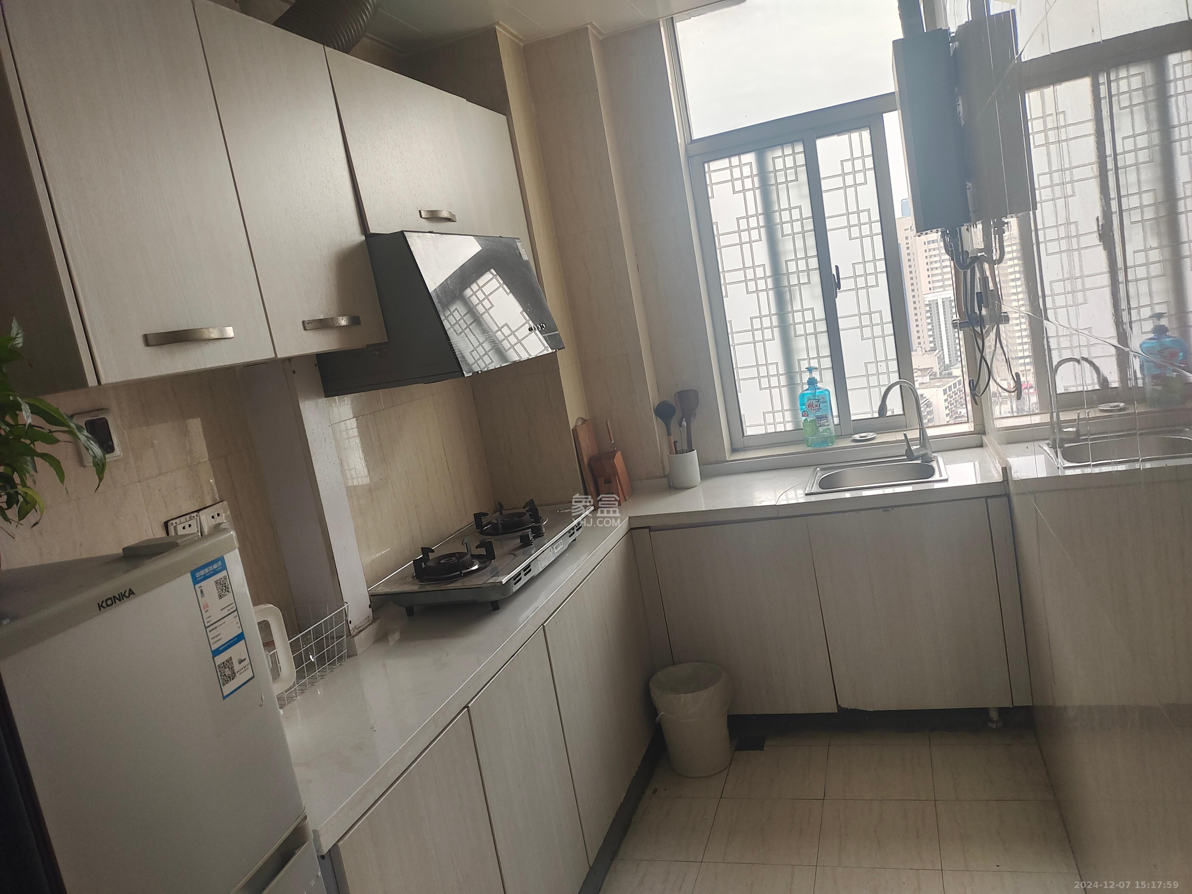 君临国际 2室1厅1卫 3500.0元/月 君临国际 2室1厅1卫 3500.0元/月室内图