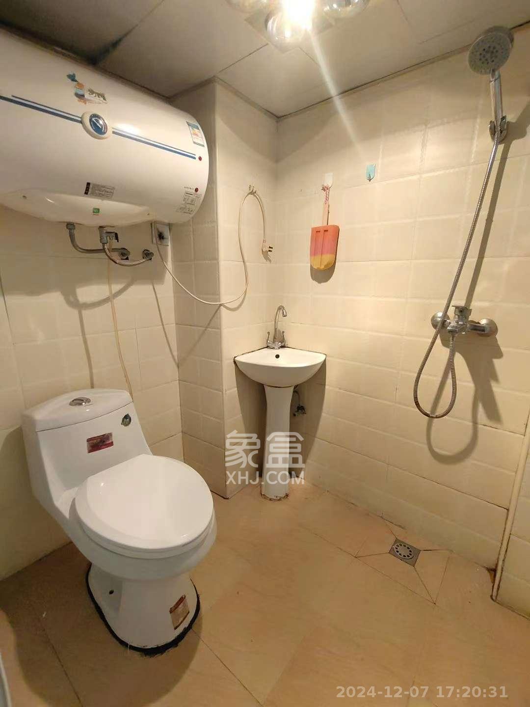 融圣国际  2室1厅2卫    1800.0元/月 融圣国际  2室1厅2卫    1800.0元/月室内图