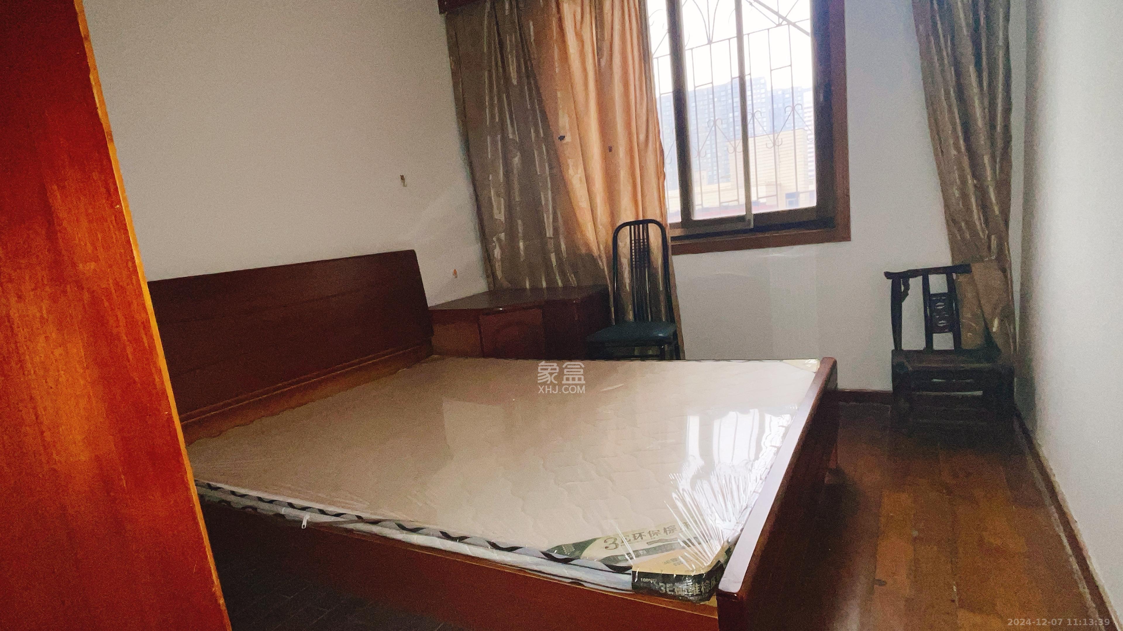 戥子桥散盘  3室1厅1卫    1800.0元/月 戥子桥散盘  3室1厅1卫    1800.0元/月室内图