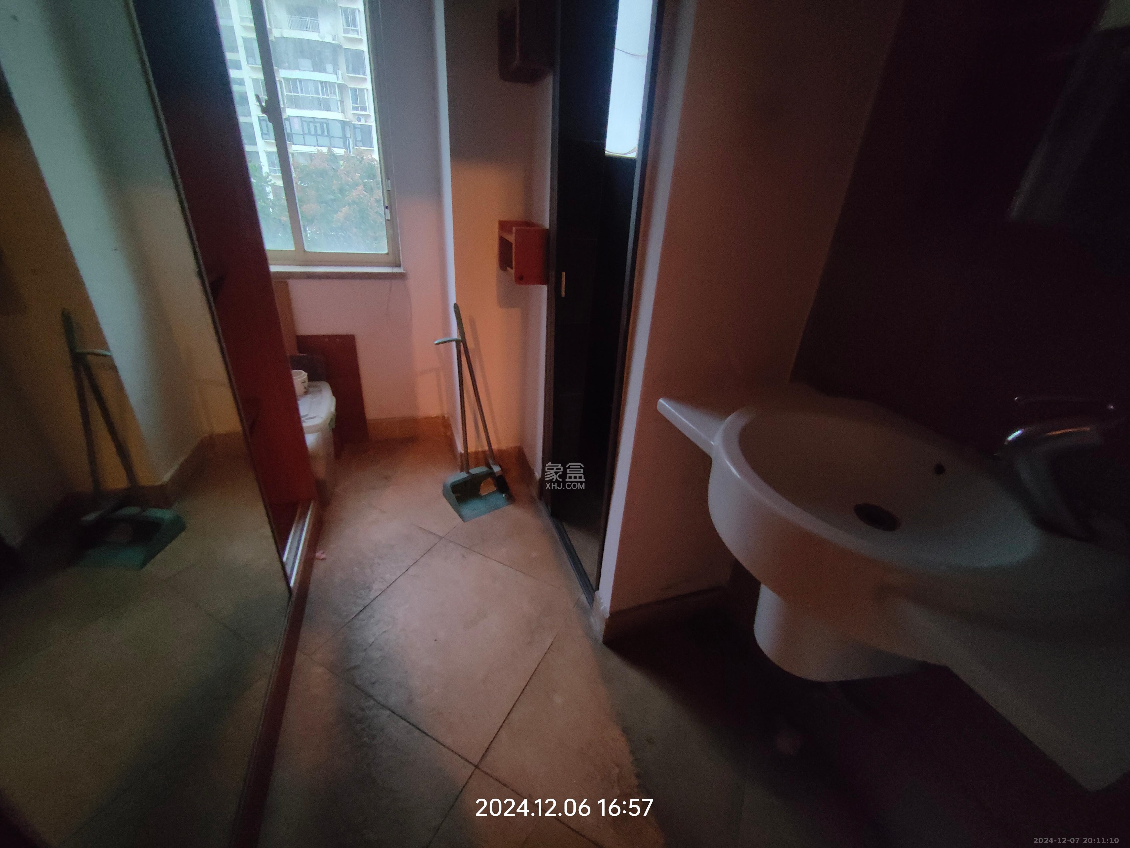 一心花苑  1室1厅1卫   4000.00元/月室内图