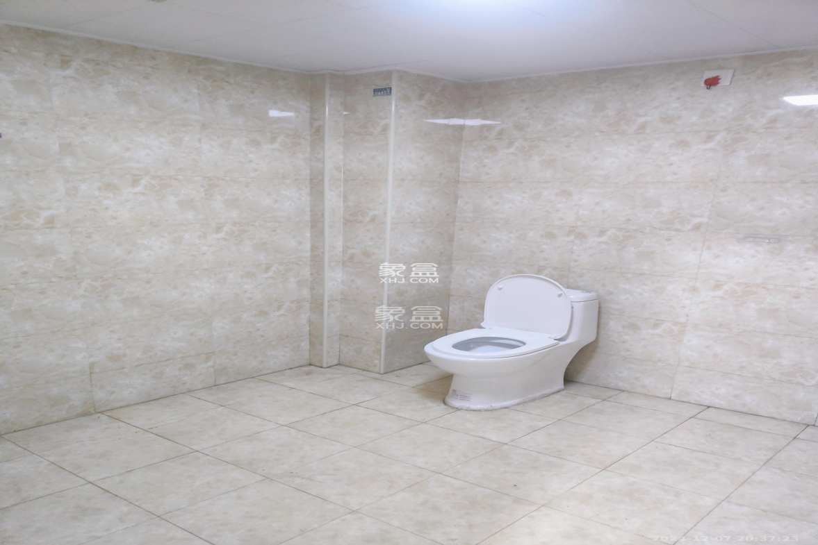 麓谷公馆(涉外国际公馆) 4室2厅2卫 3500.0元/月 麓谷公馆(涉外国际公馆) 4室2厅2卫 3500.0元/月室内图