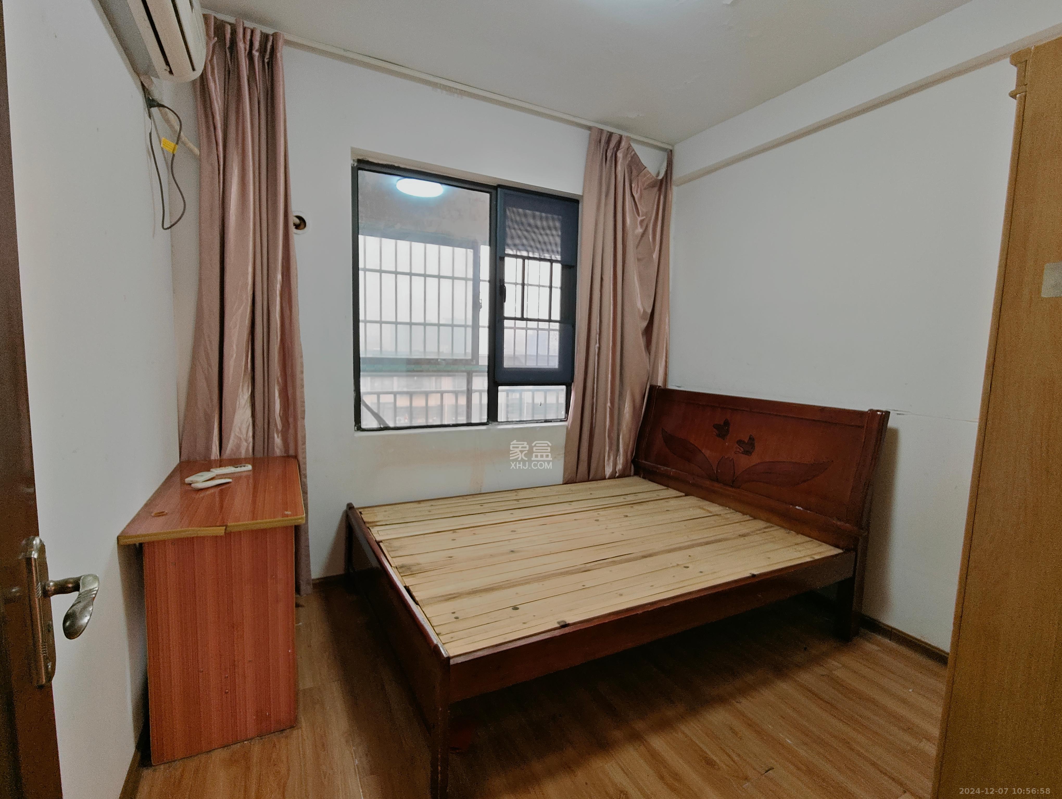 东岸梅园小区  3室2厅1卫   2600.00元/月室内图