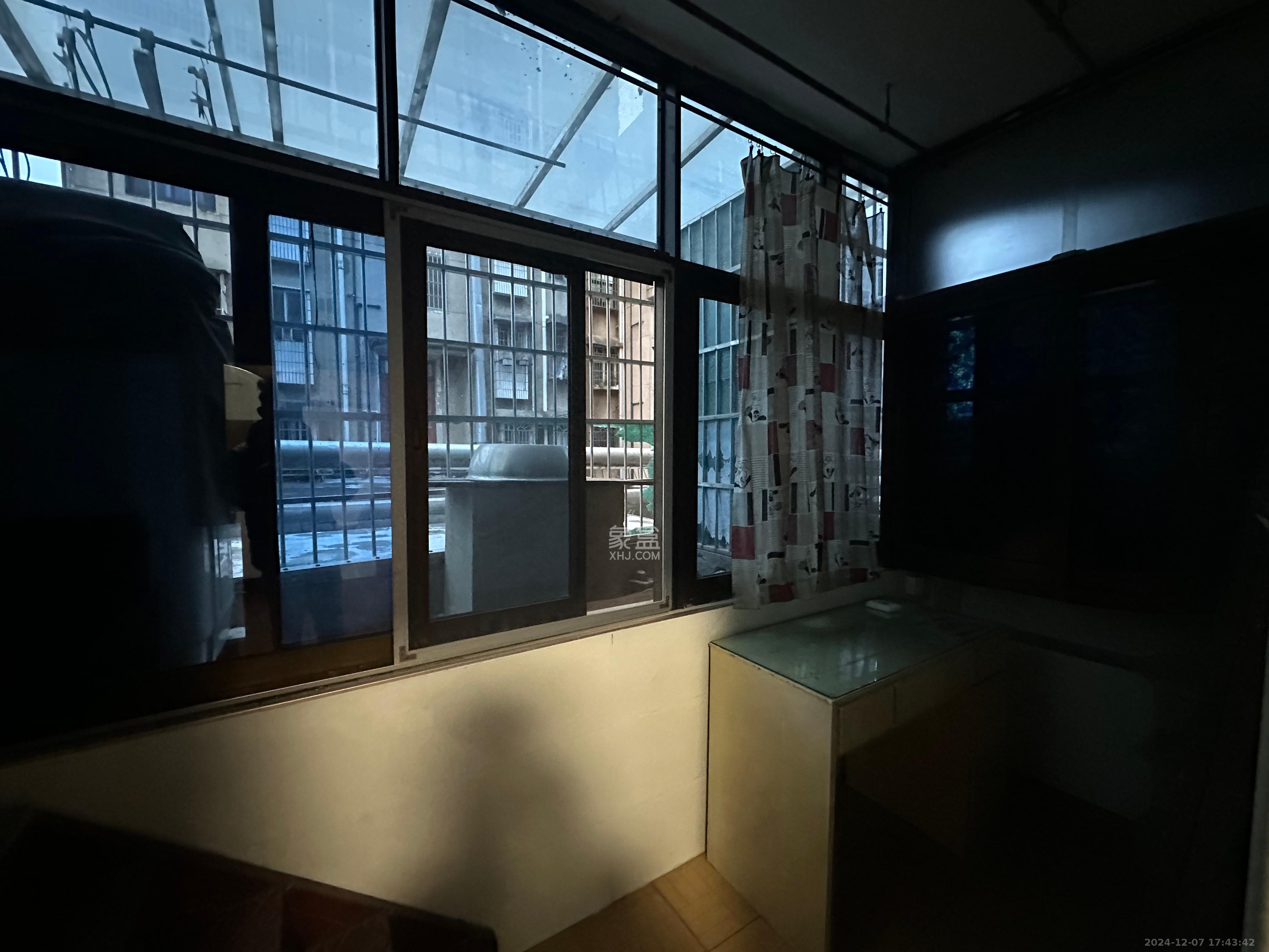 湘农桥社区 2室1厅1卫 2200.0元/月 湘农桥社区 2室1厅1卫 2200.0元/月室内图