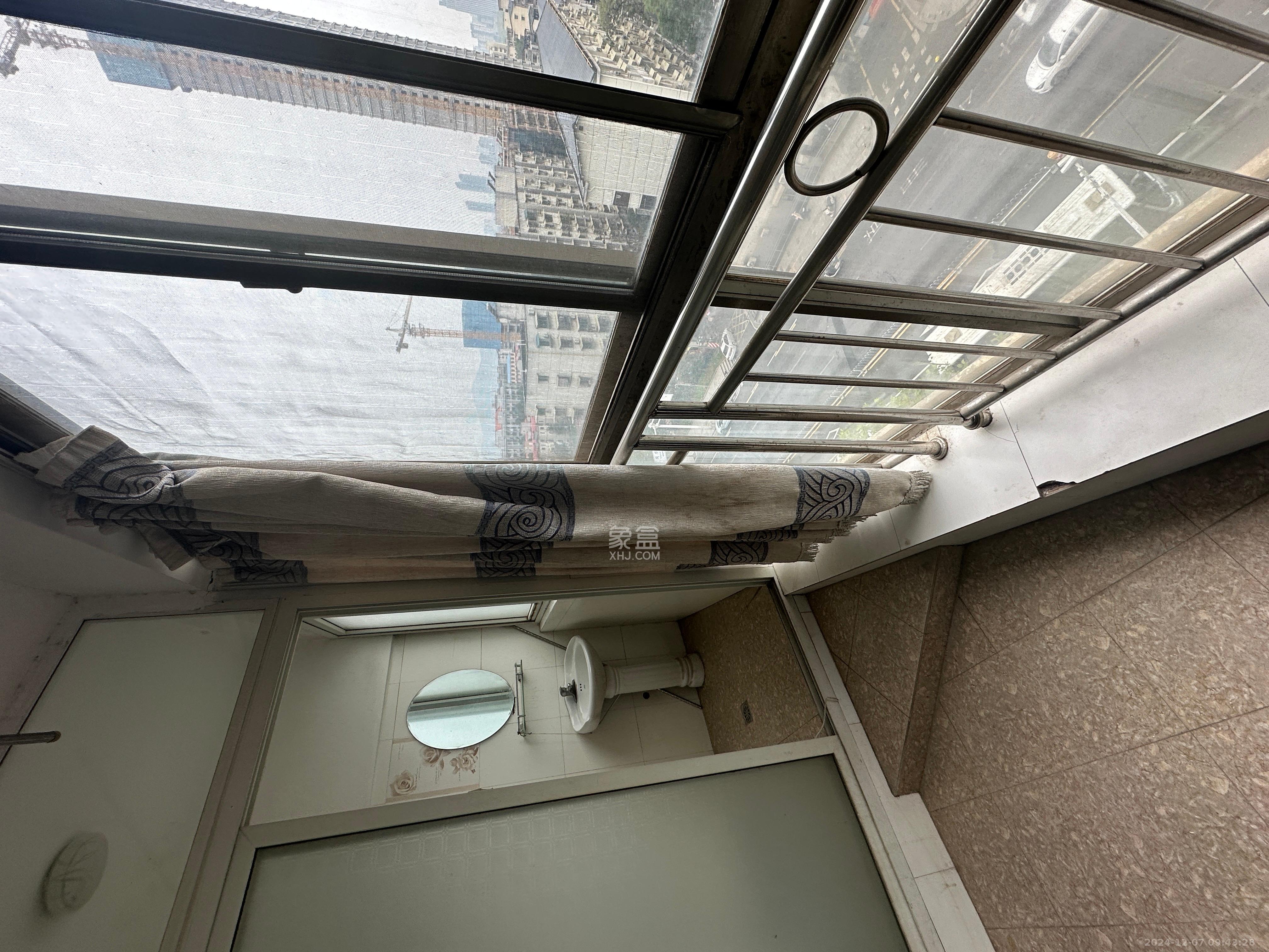 聚福园  3室2厅2卫    3000.0元/月室内图