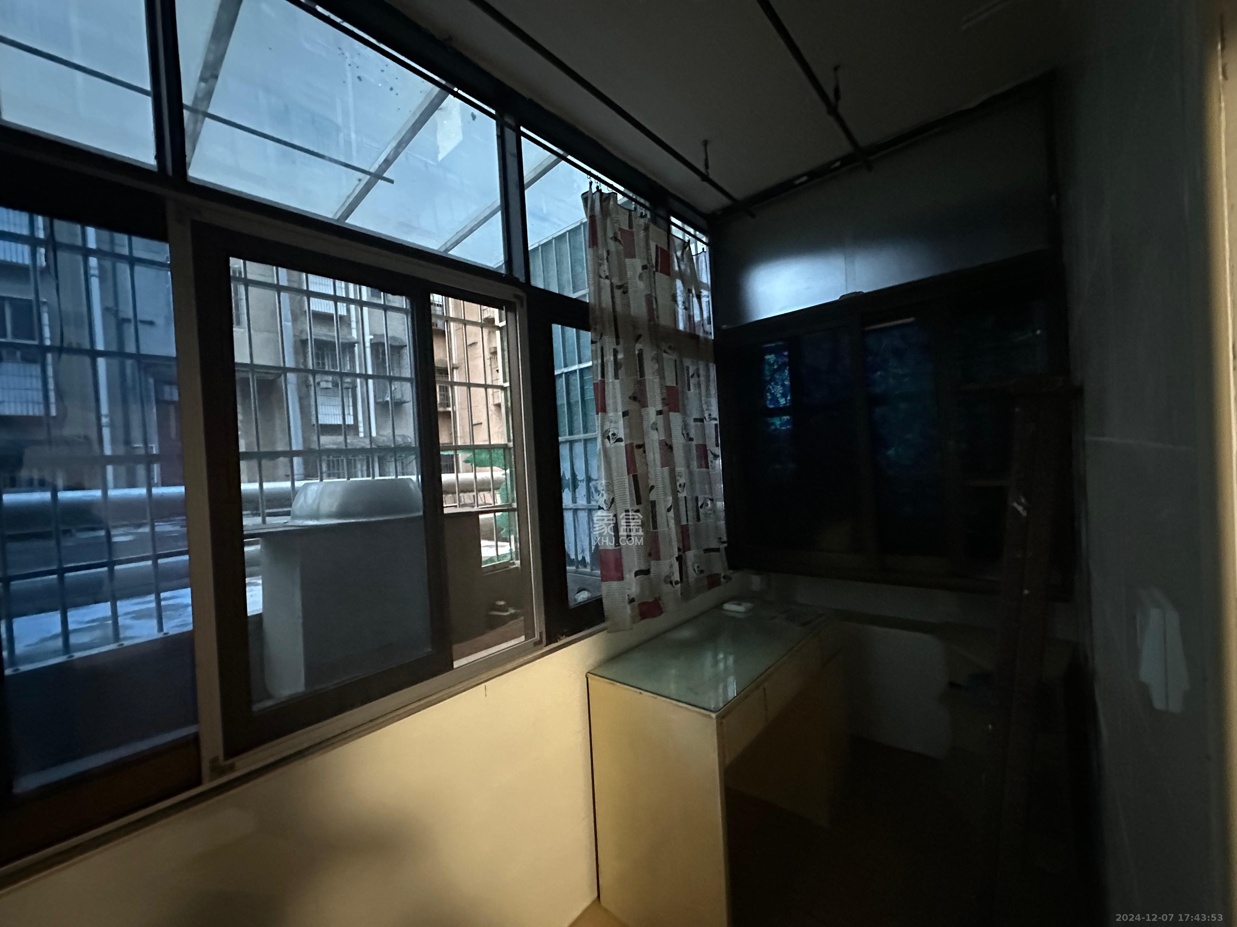 湘农桥社区 2室1厅1卫 2200.0元/月 湘农桥社区 2室1厅1卫 2200.0元/月室内图