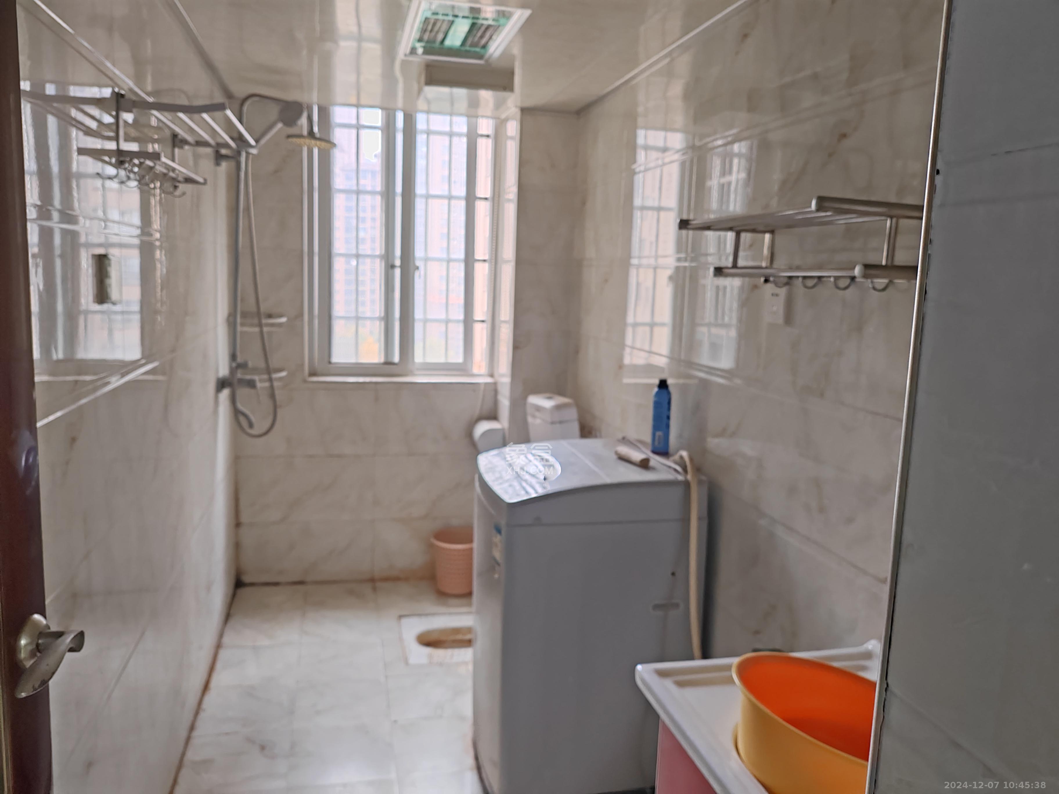 爵士湘 4室2厅2卫 2000.0元/月 爵士湘 4室2厅2卫 2000.0元/月室内图