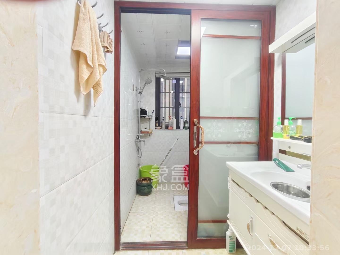 联丰苑  3室2厅2卫   2500.00元/月室内图