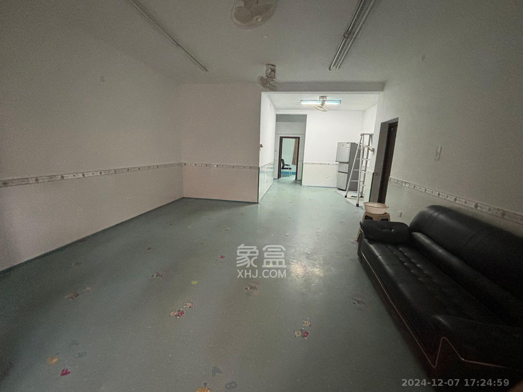 德思勤城市广场(宝格丽公寓) 1室1厅1卫 4500.0元/月 德思勤城市广场(宝格丽公寓) 1室1厅1卫 4500.0元/月室内图