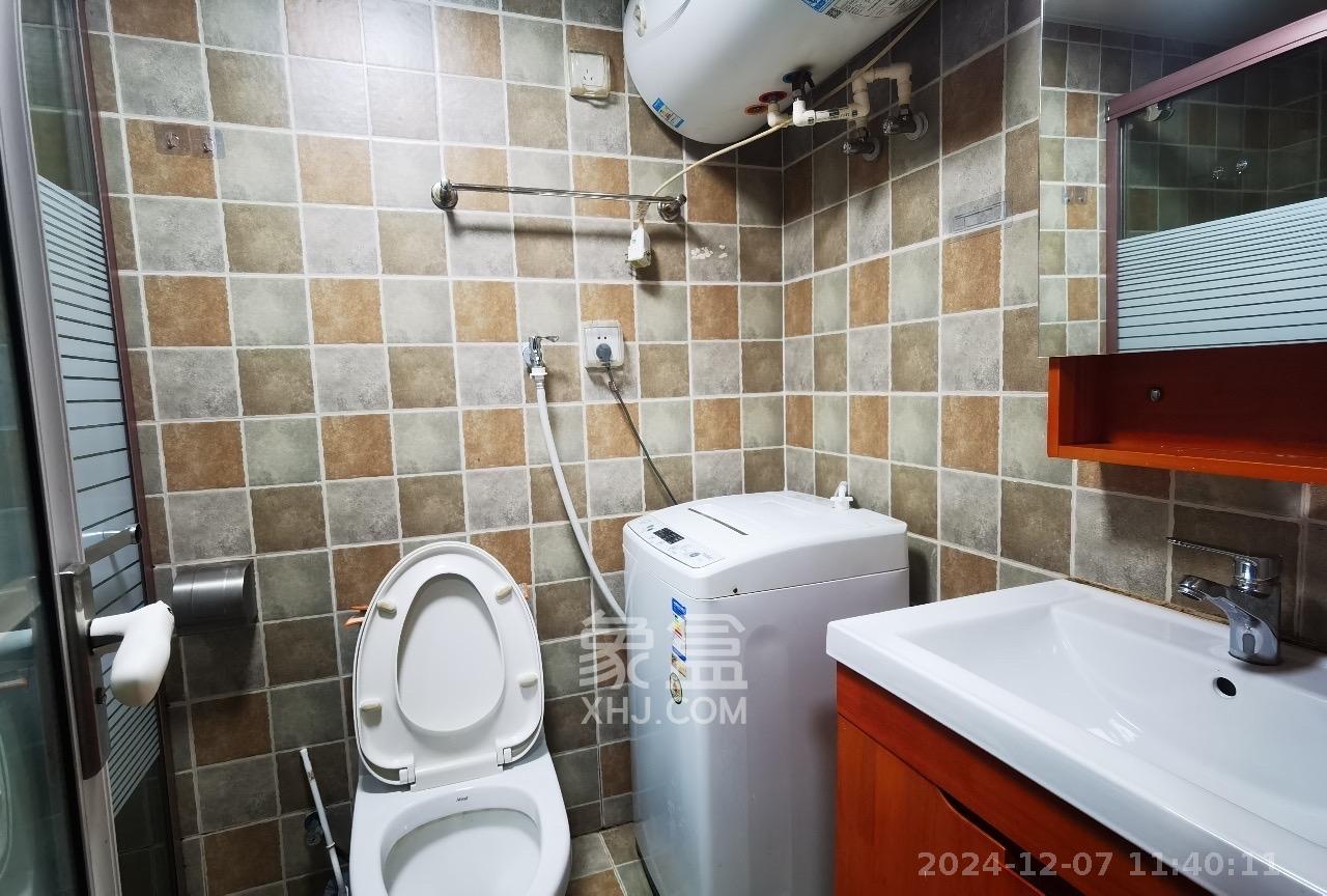 摩天一号  1室1厅1卫   2380.00元/月室内图