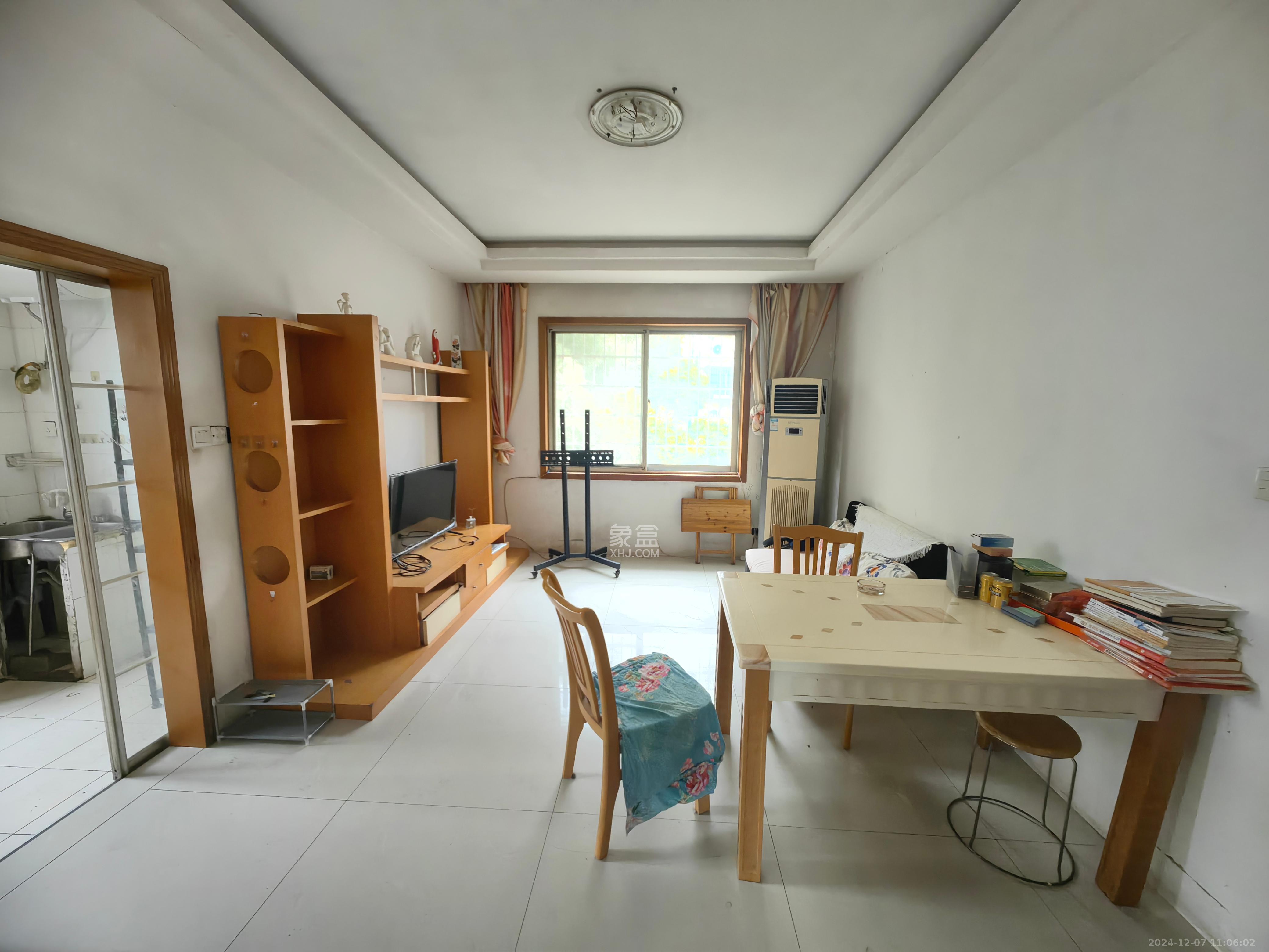 中建五局天心苑  1室2厅1卫    1200.0元/月 中建五局天心苑  1室2厅1卫    1200.0元/月