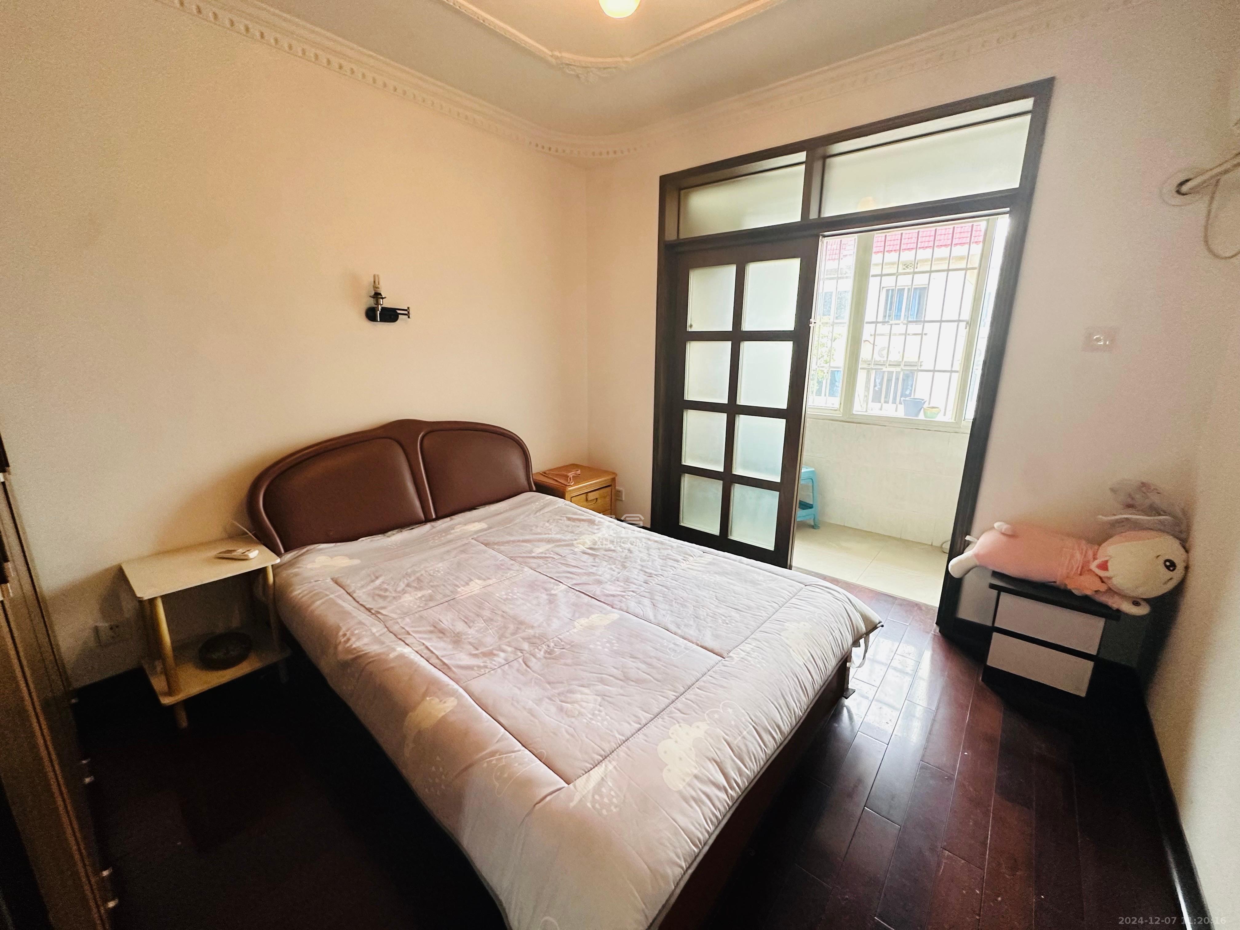 杏花园小区  3室2厅2卫   2100.00元/月室内图