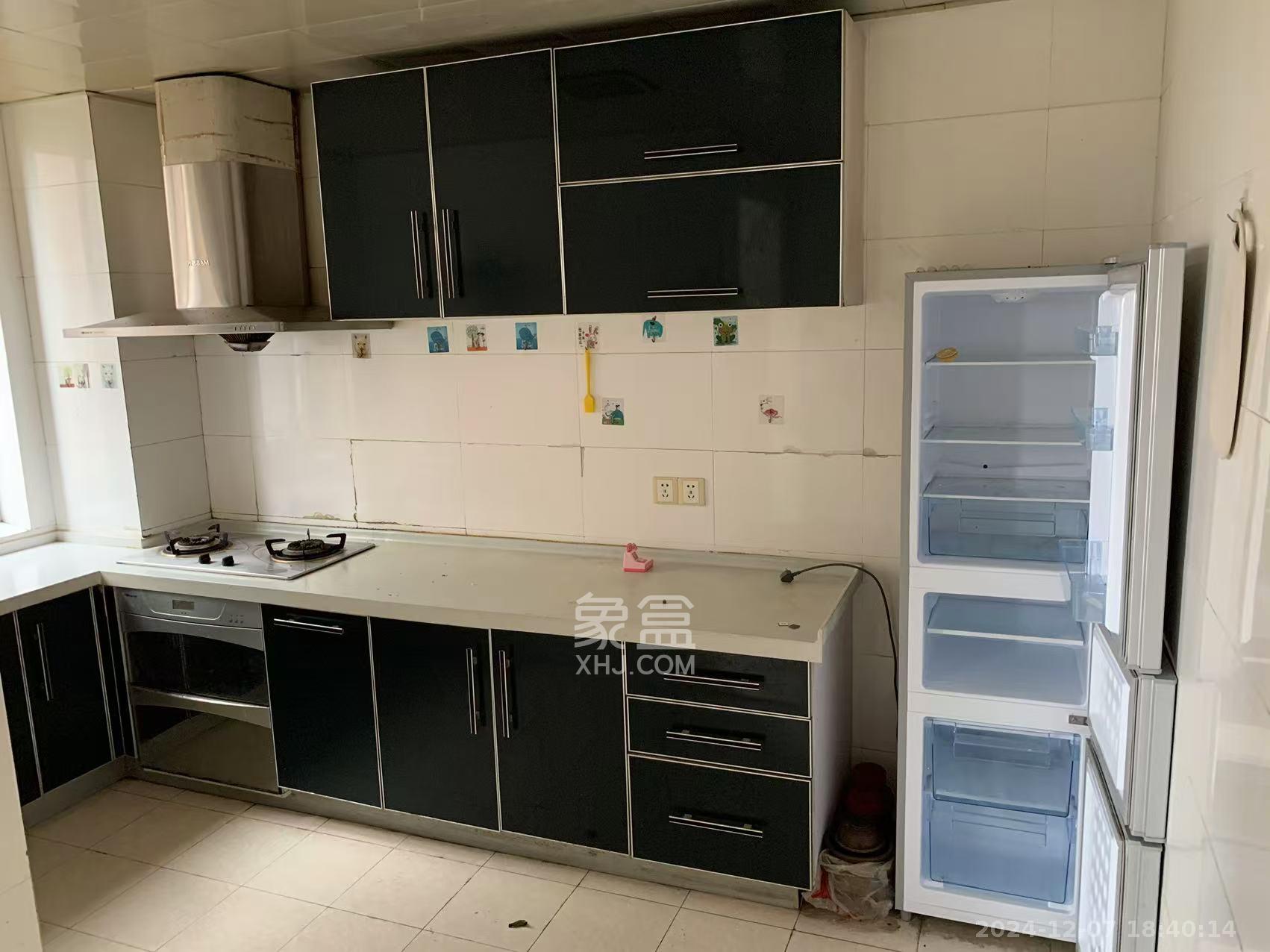 鑫天芙蓉 3室2厅1卫 2300.0元/月 鑫天芙蓉 3室2厅1卫 2300.0元/月室内图