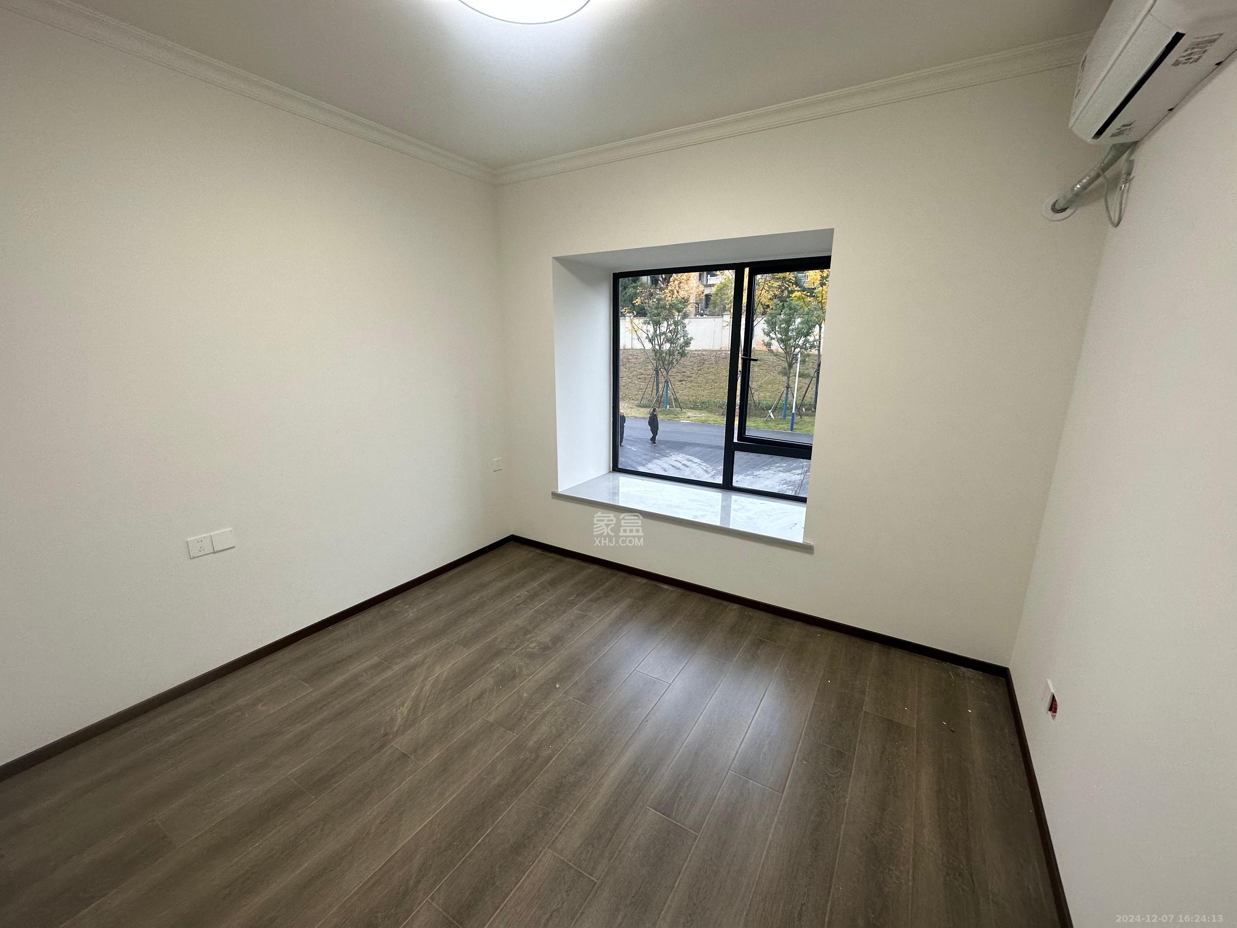 惟智园安置小区 4室2厅2卫 2800.0元/月 惟智园安置小区 4室2厅2卫 2800.0元/月室内图