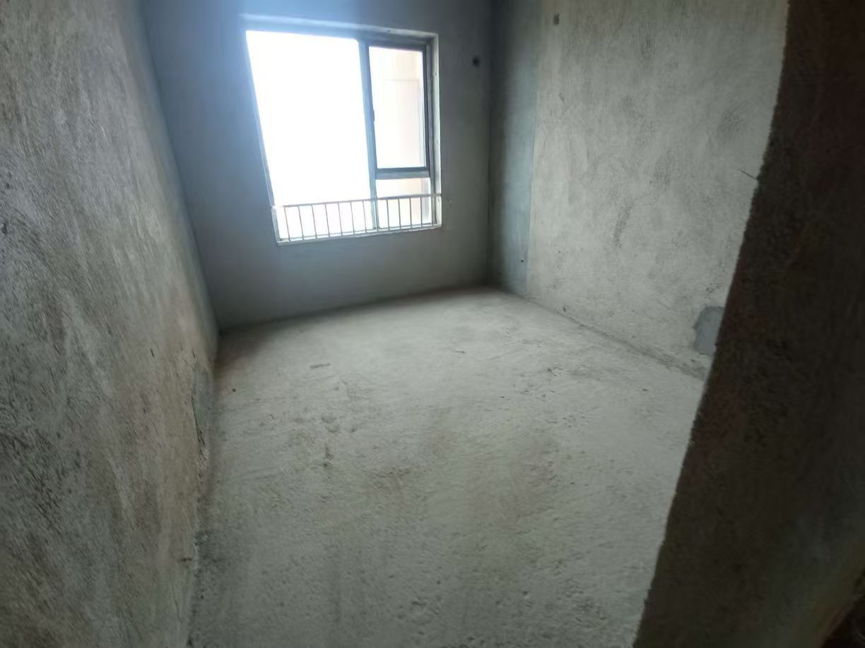 和顺嘉苑 4室2厅2卫 69.8万 和顺嘉苑 4室2厅2卫 69.8万客厅