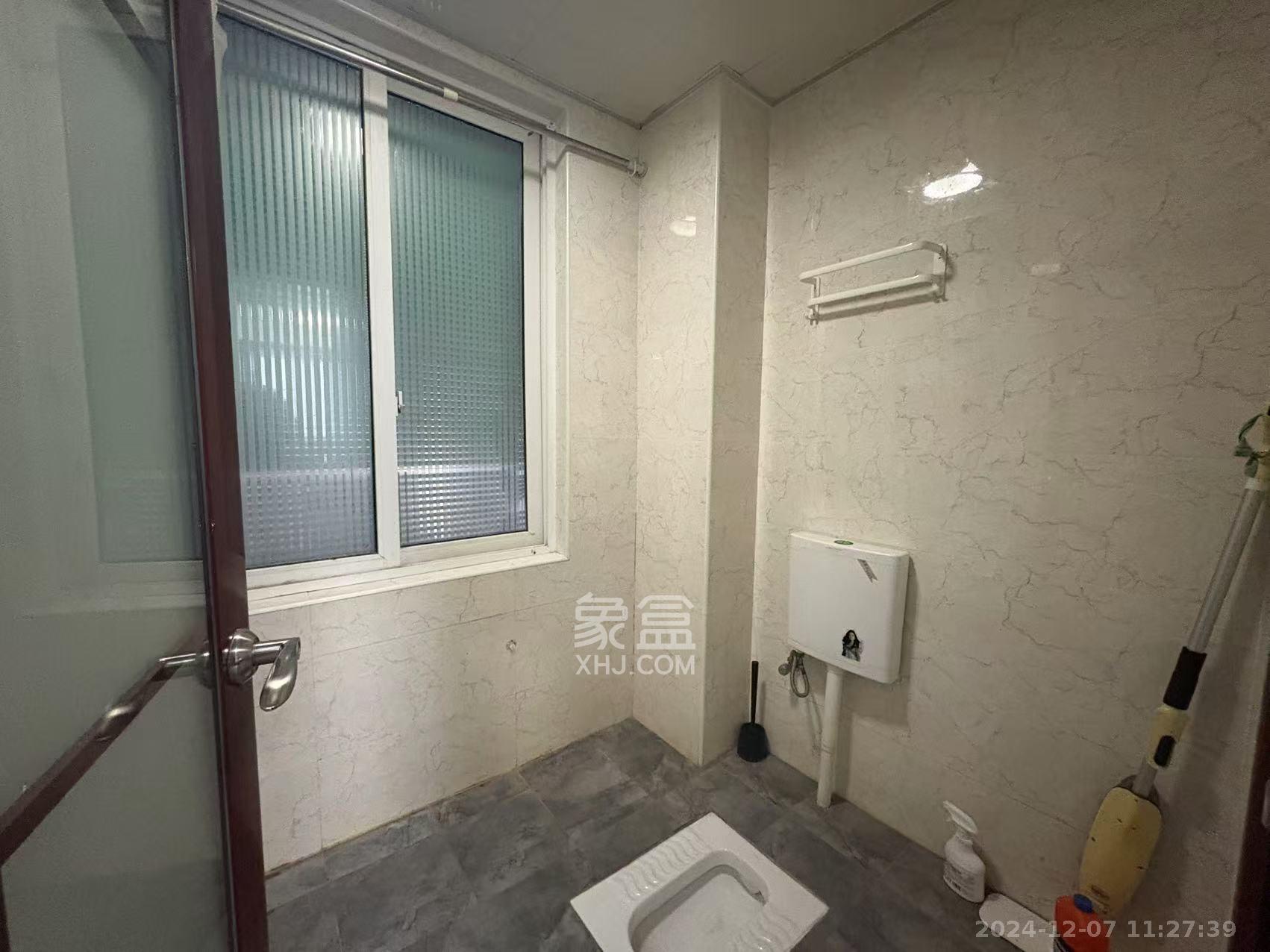 上河国际C区 3室2厅2卫 2800.0元/月 上河国际C区 3室2厅2卫 2800.0元/月室内图