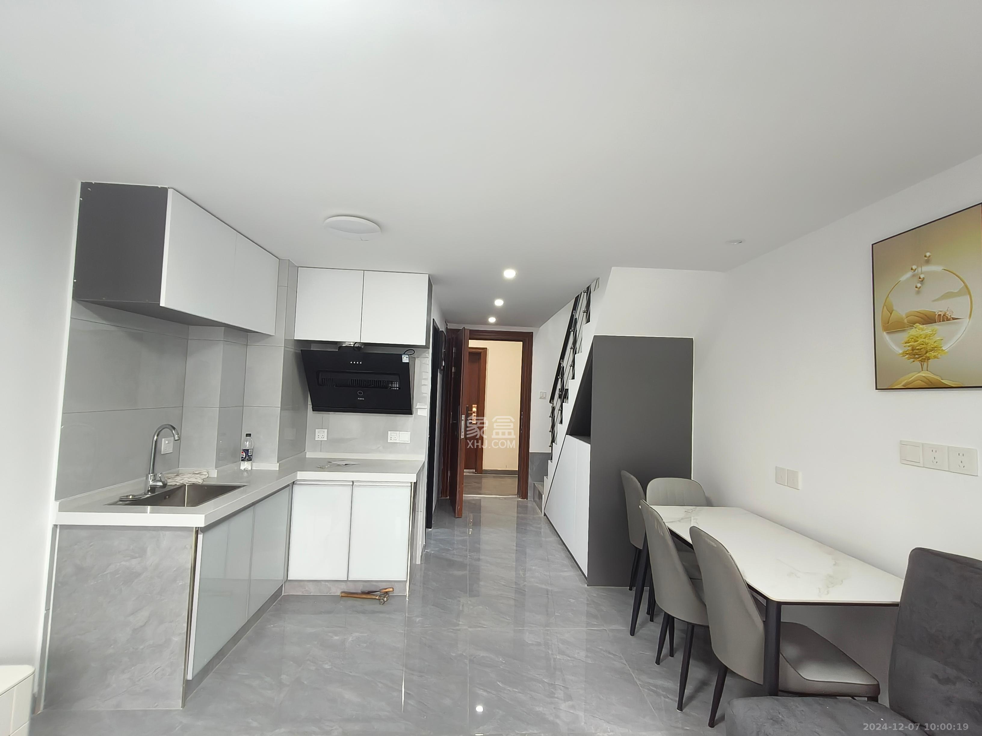 碧桂园星荟  1室1厅1卫    1300.0元/月 碧桂园星荟  1室1厅1卫    1300.0元/月室内图