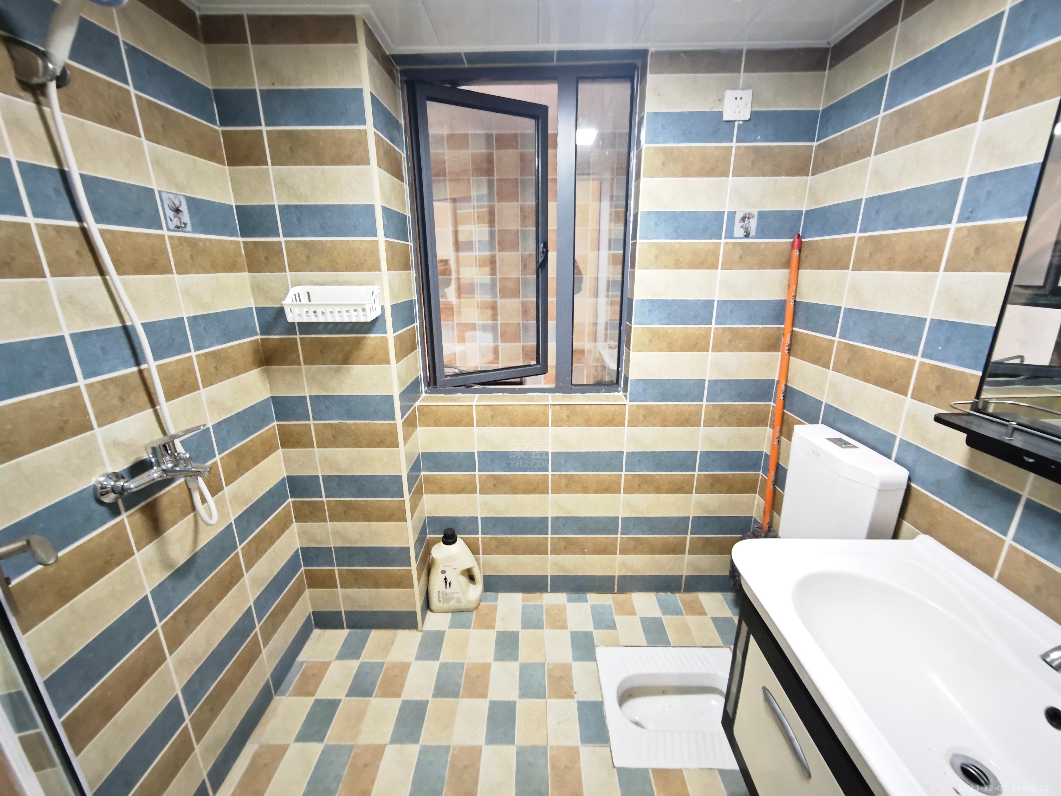 山水印象  2室2厅1卫    1500.0元/月 山水印象  2室2厅1卫    1500.0元/月室内图