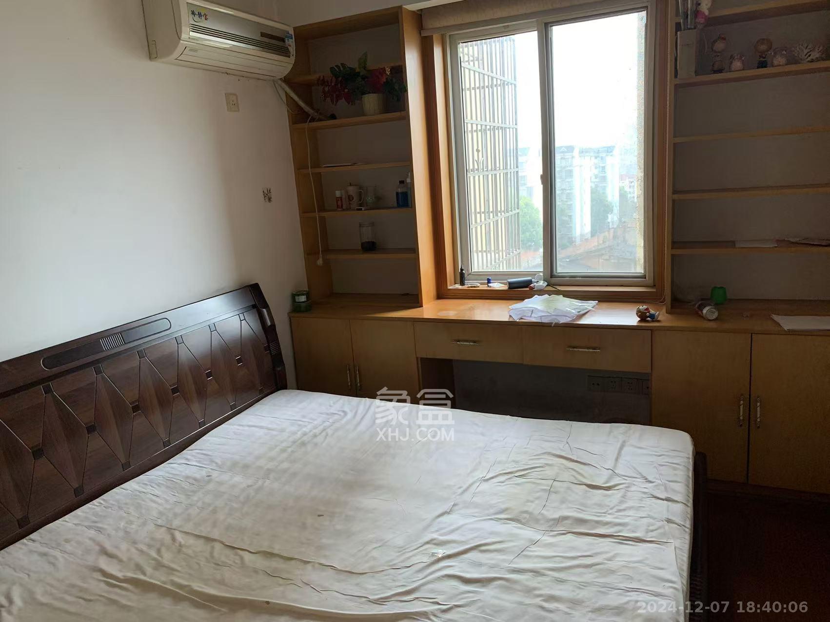 鑫天芙蓉 3室2厅1卫 2300.0元/月 鑫天芙蓉 3室2厅1卫 2300.0元/月室内图