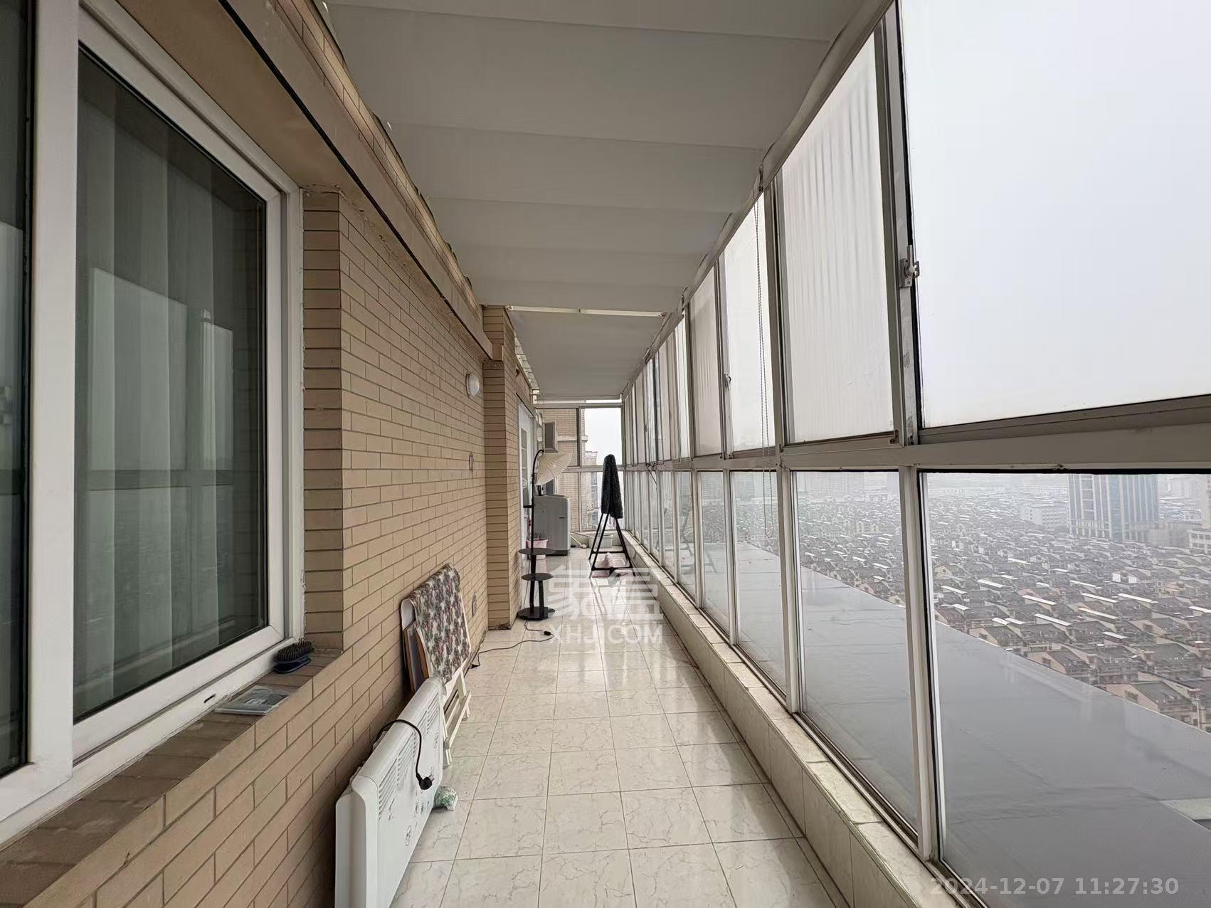 上河国际C区 3室2厅2卫 2800.0元/月 上河国际C区 3室2厅2卫 2800.0元/月室内图