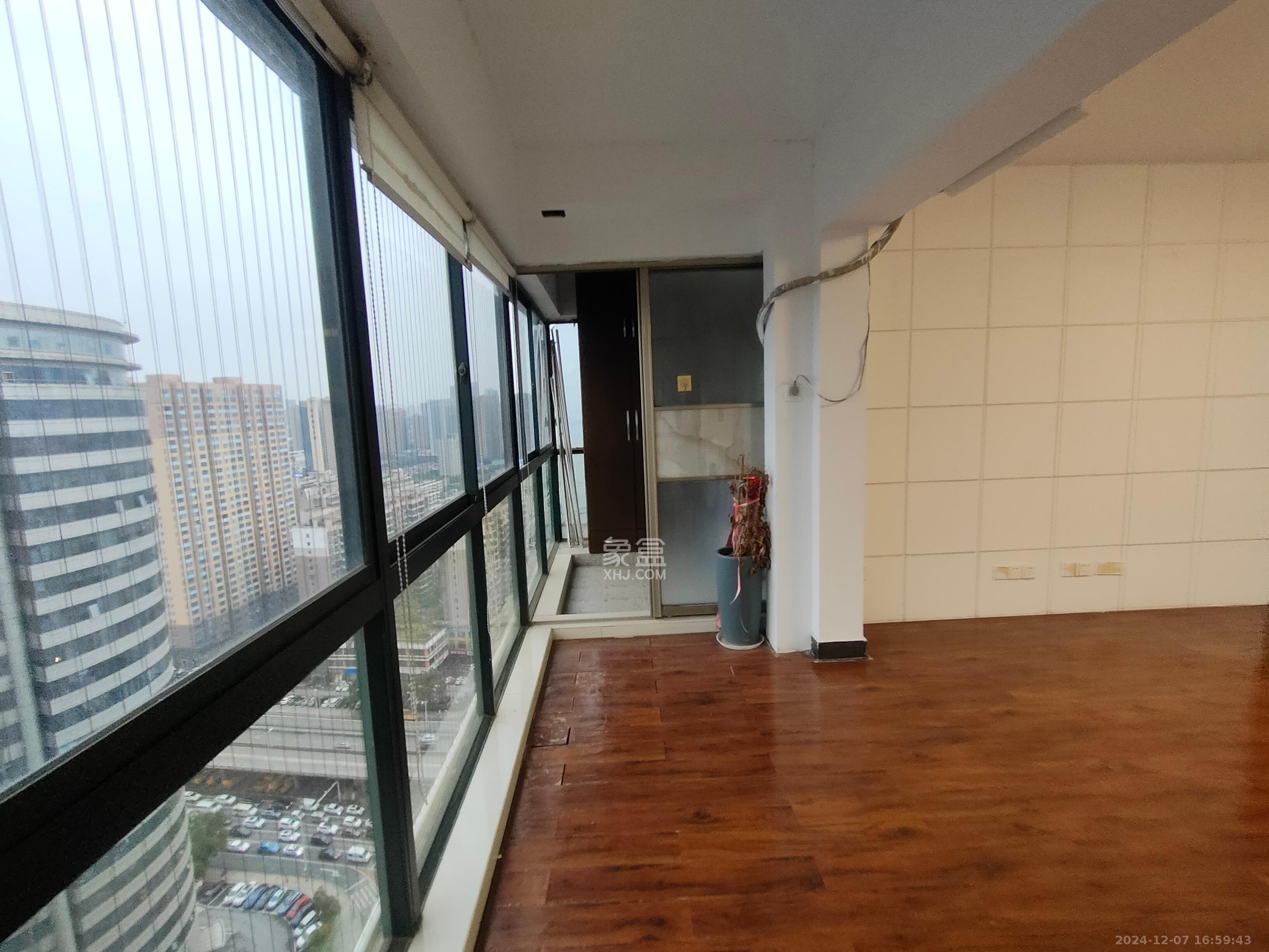 上东印象  3室1厅2卫   3000.00元/月室内图