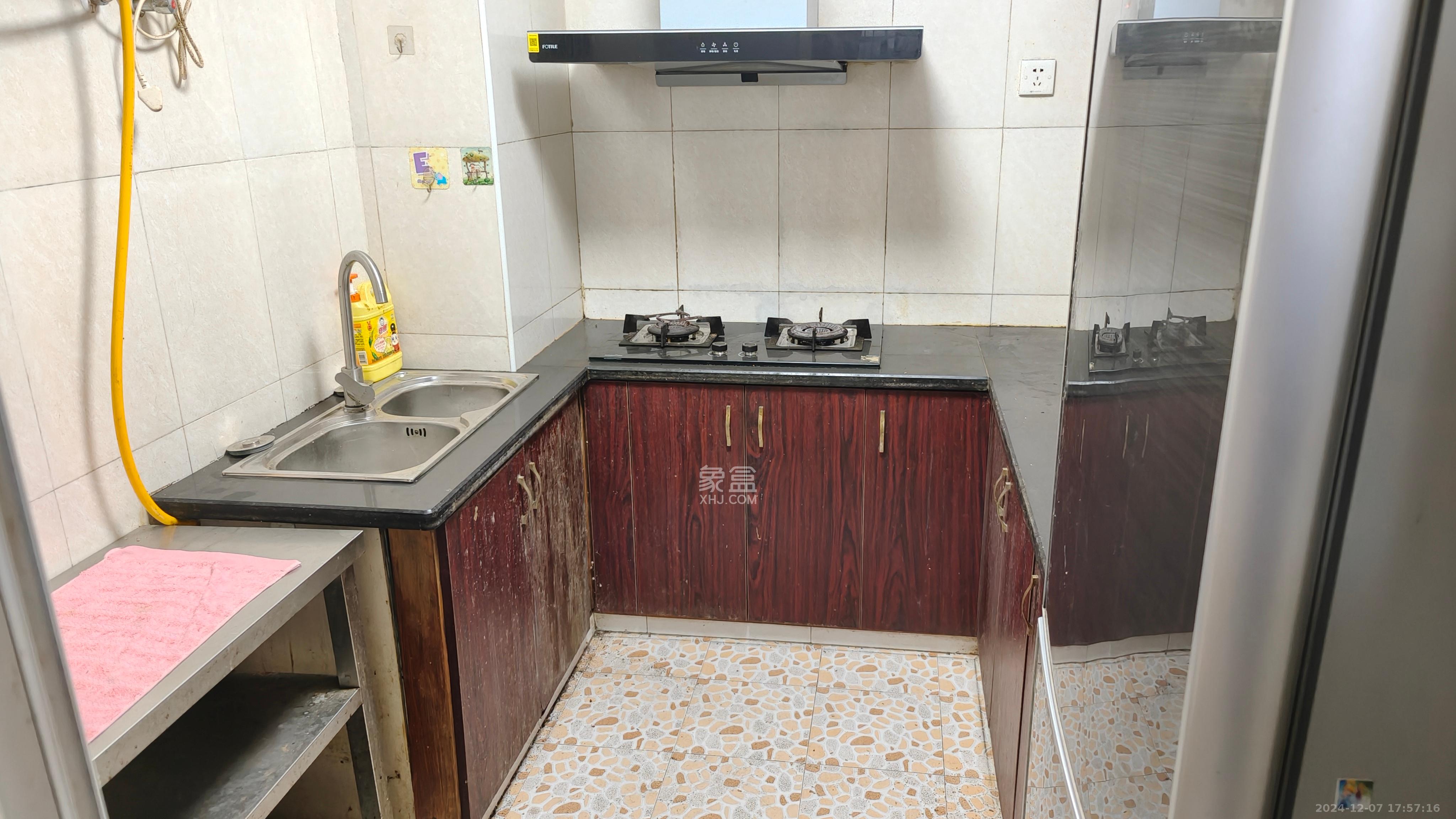 蝴蝶谷 2室2厅1卫 1600.0元/月 蝴蝶谷 2室2厅1卫 1600.0元/月室内图