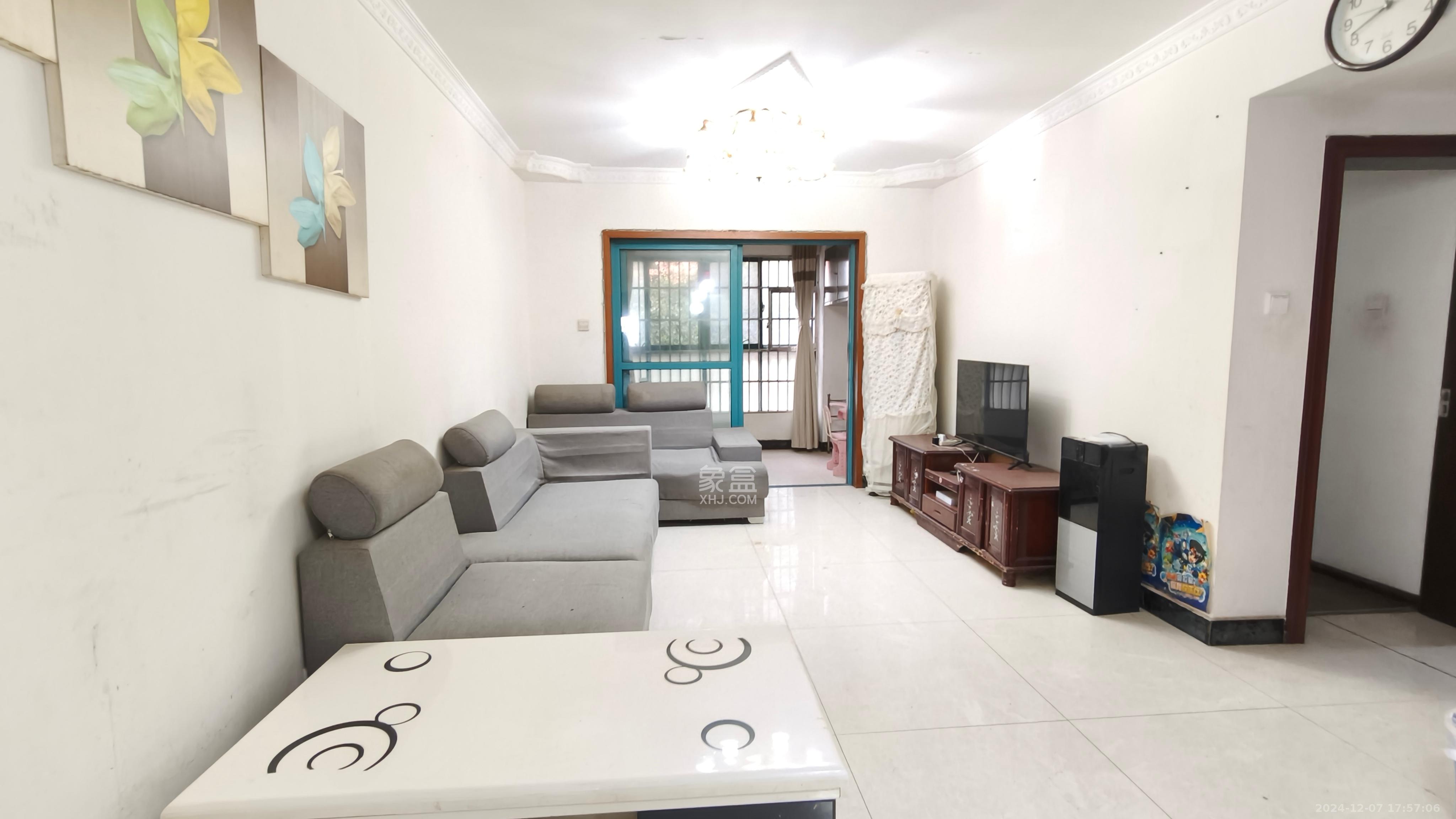 蝴蝶谷 2室2厅1卫 1600.0元/月 蝴蝶谷 2室2厅1卫 1600.0元/月室内图