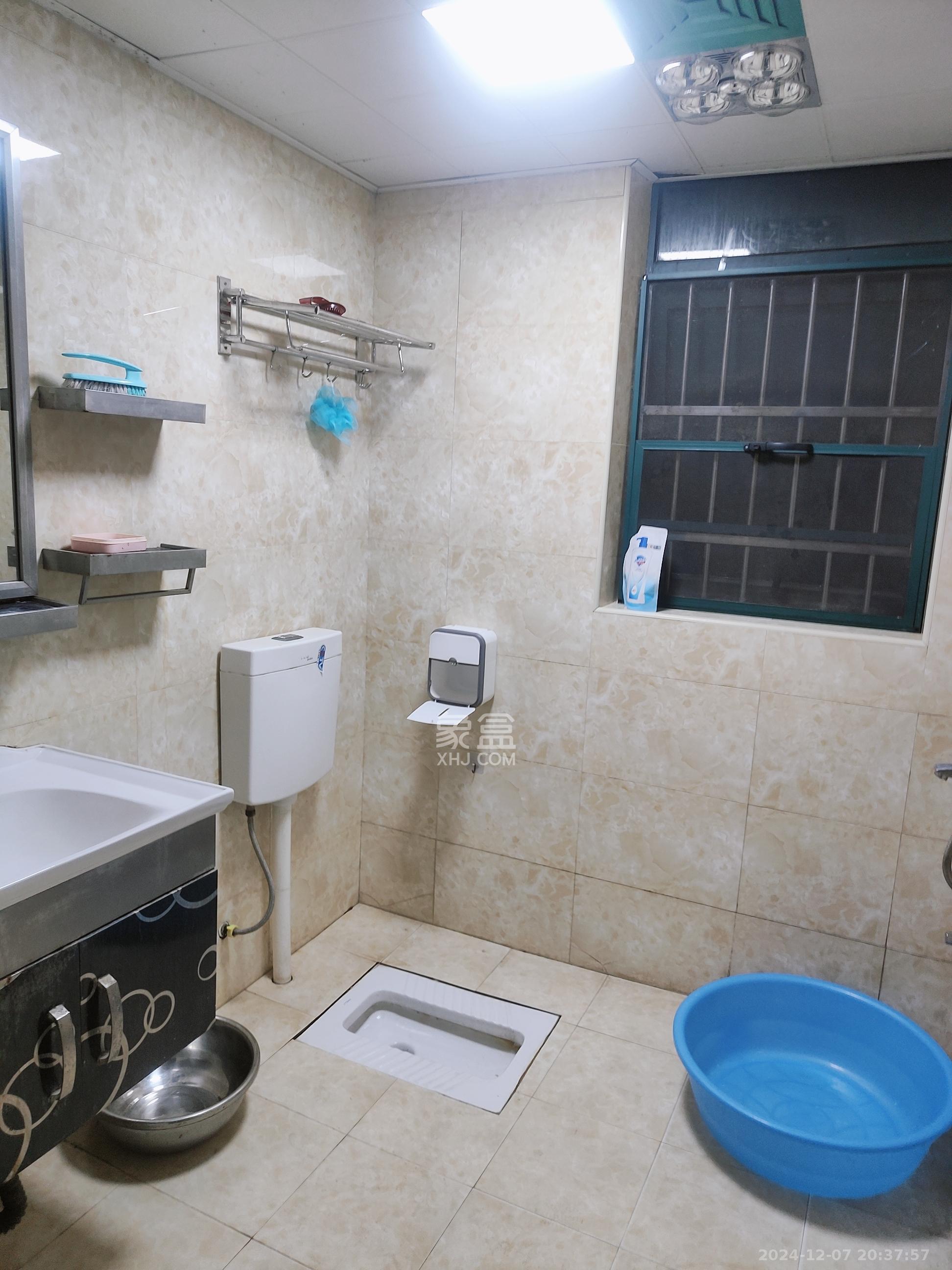 麓谷公馆(涉外国际公馆) 4室2厅2卫 3500.0元/月 麓谷公馆(涉外国际公馆) 4室2厅2卫 3500.0元/月室内图