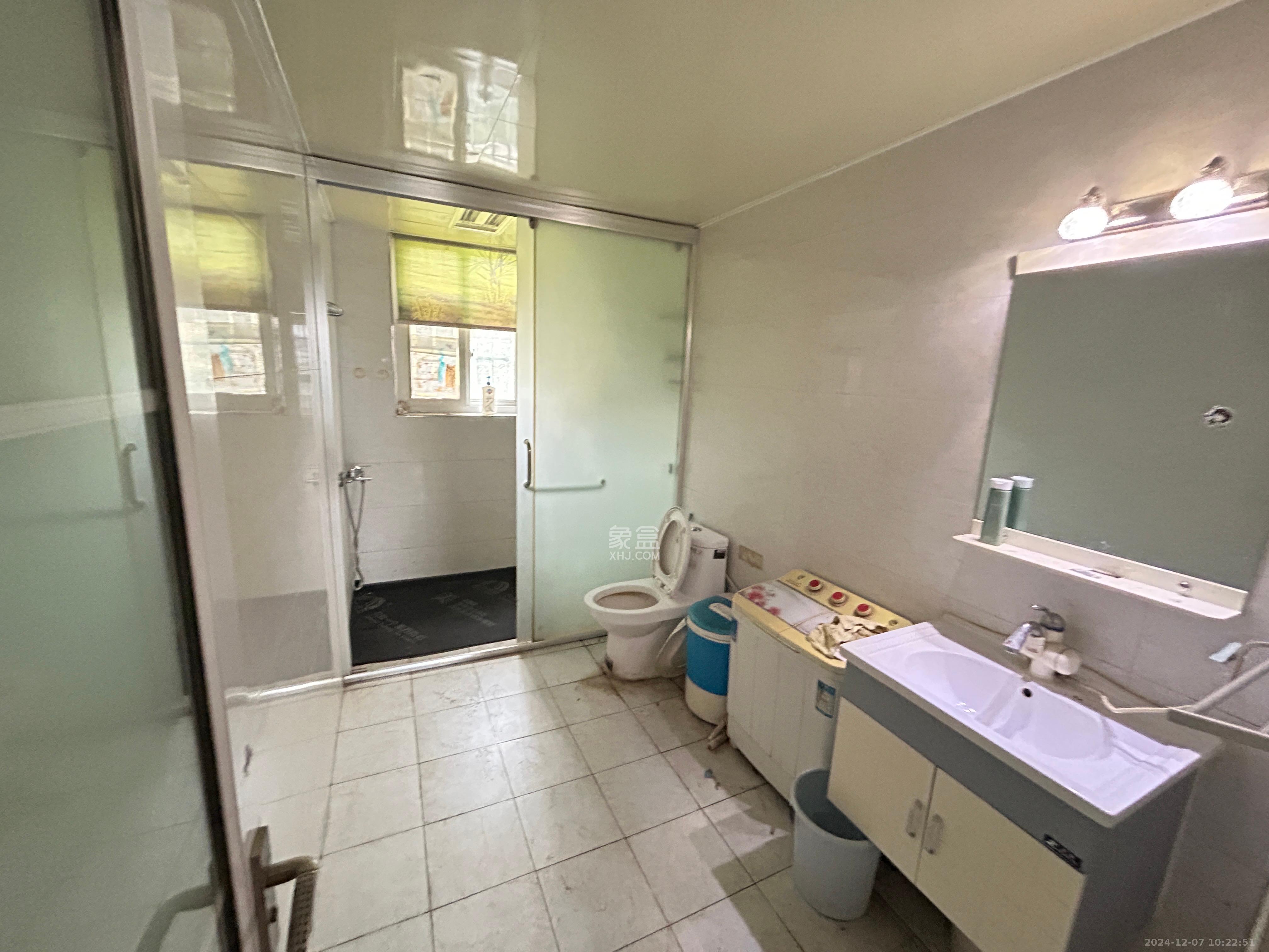 南湖雅苑 3室2厅2卫 1600.0元/月 南湖雅苑 3室2厅2卫 1600.0元/月室内图