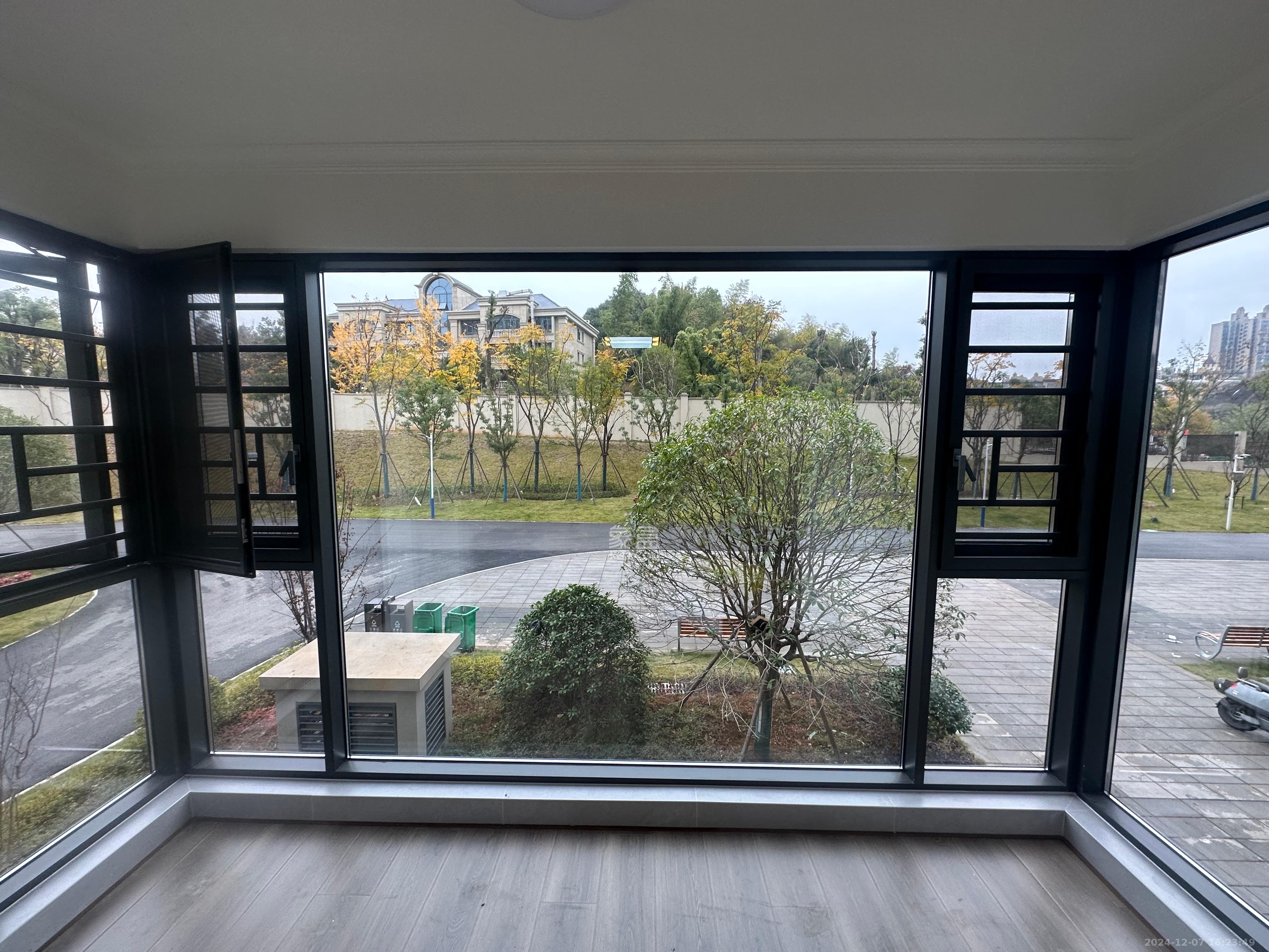 惟智园安置小区 4室2厅2卫 2800.0元/月 惟智园安置小区 4室2厅2卫 2800.0元/月室内图