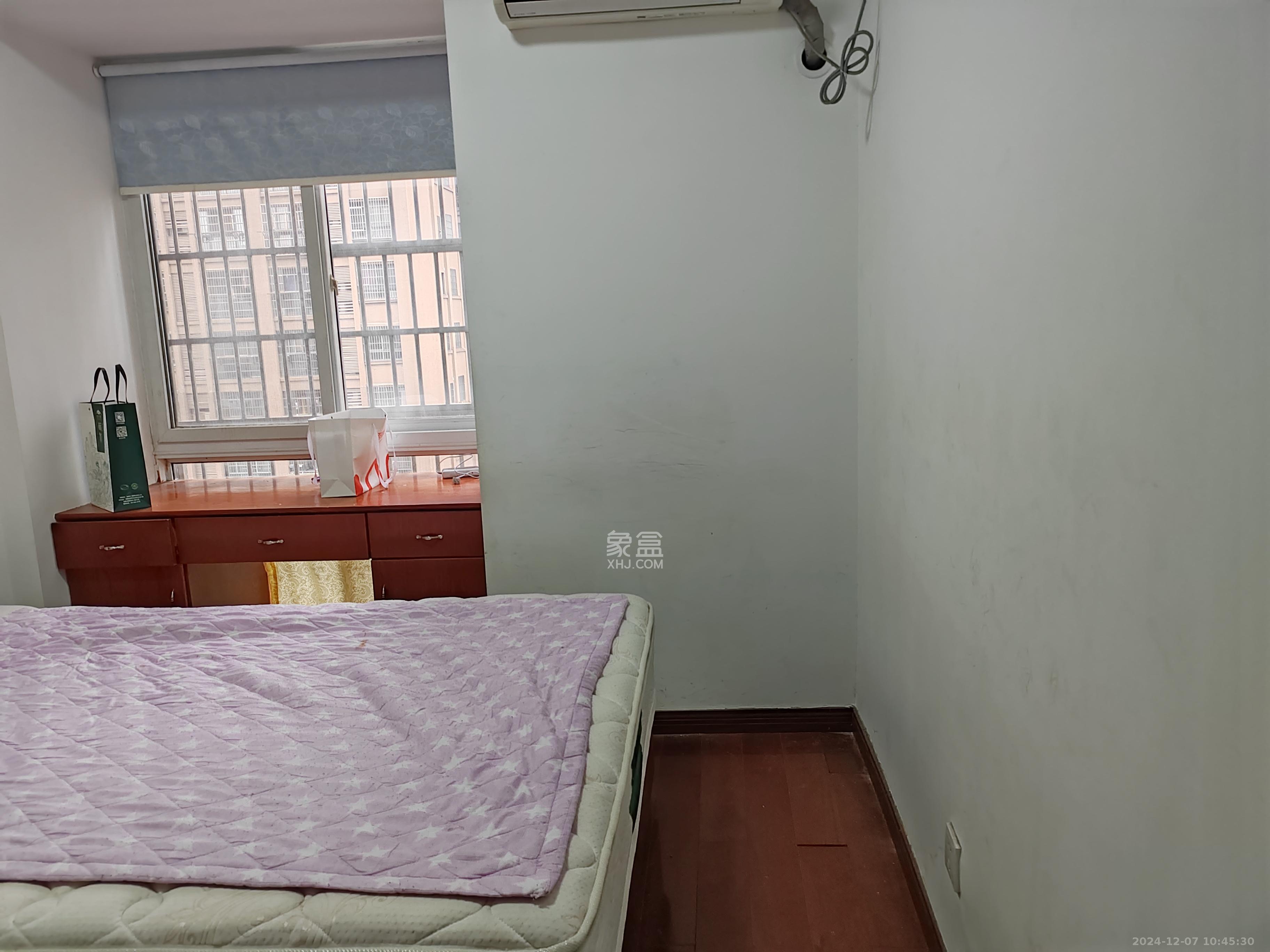 爵士湘 4室2厅2卫 2000.0元/月 爵士湘 4室2厅2卫 2000.0元/月室内图