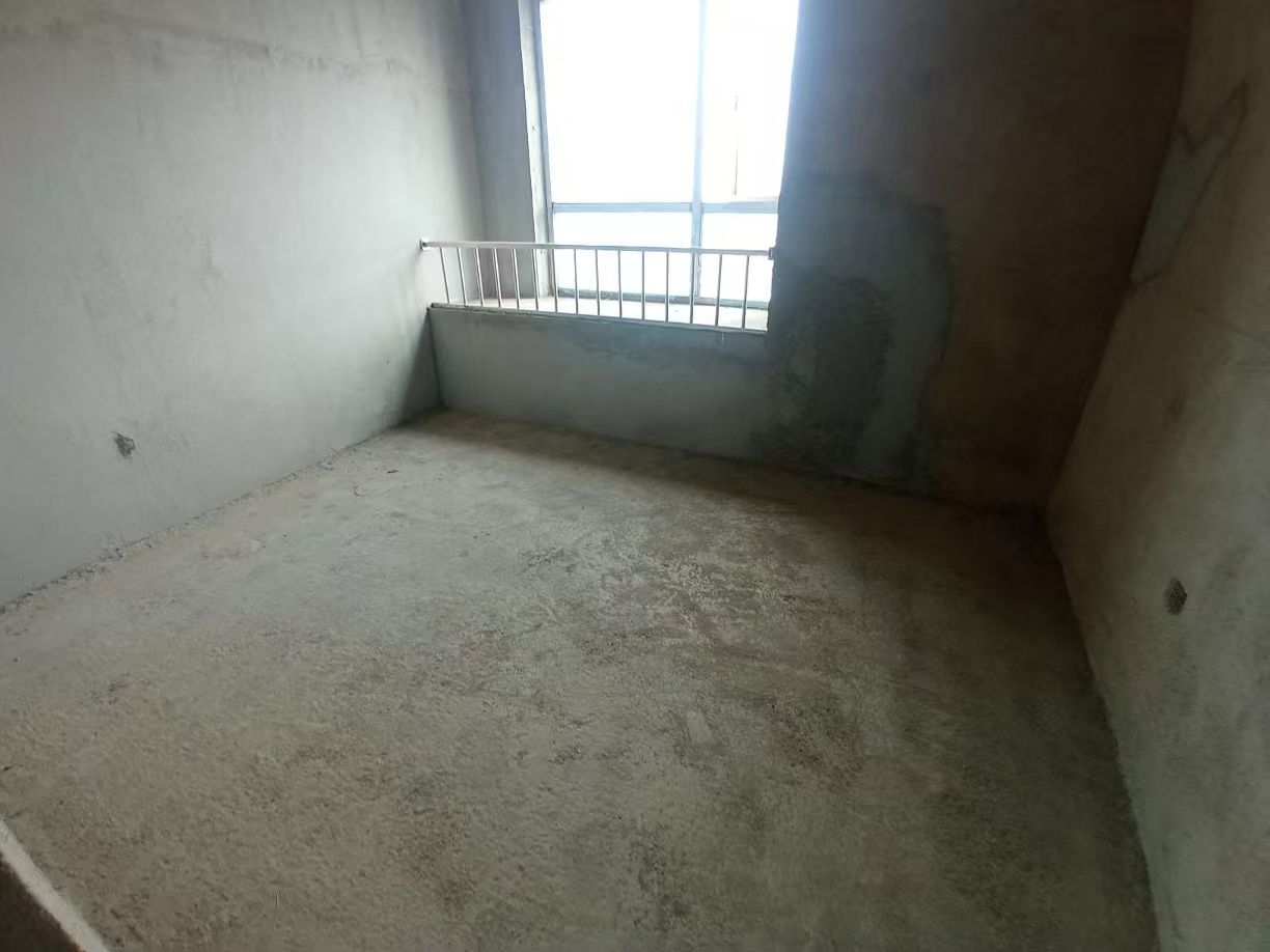 和顺嘉苑 4室2厅2卫 69.8万 和顺嘉苑 4室2厅2卫 69.8万客厅