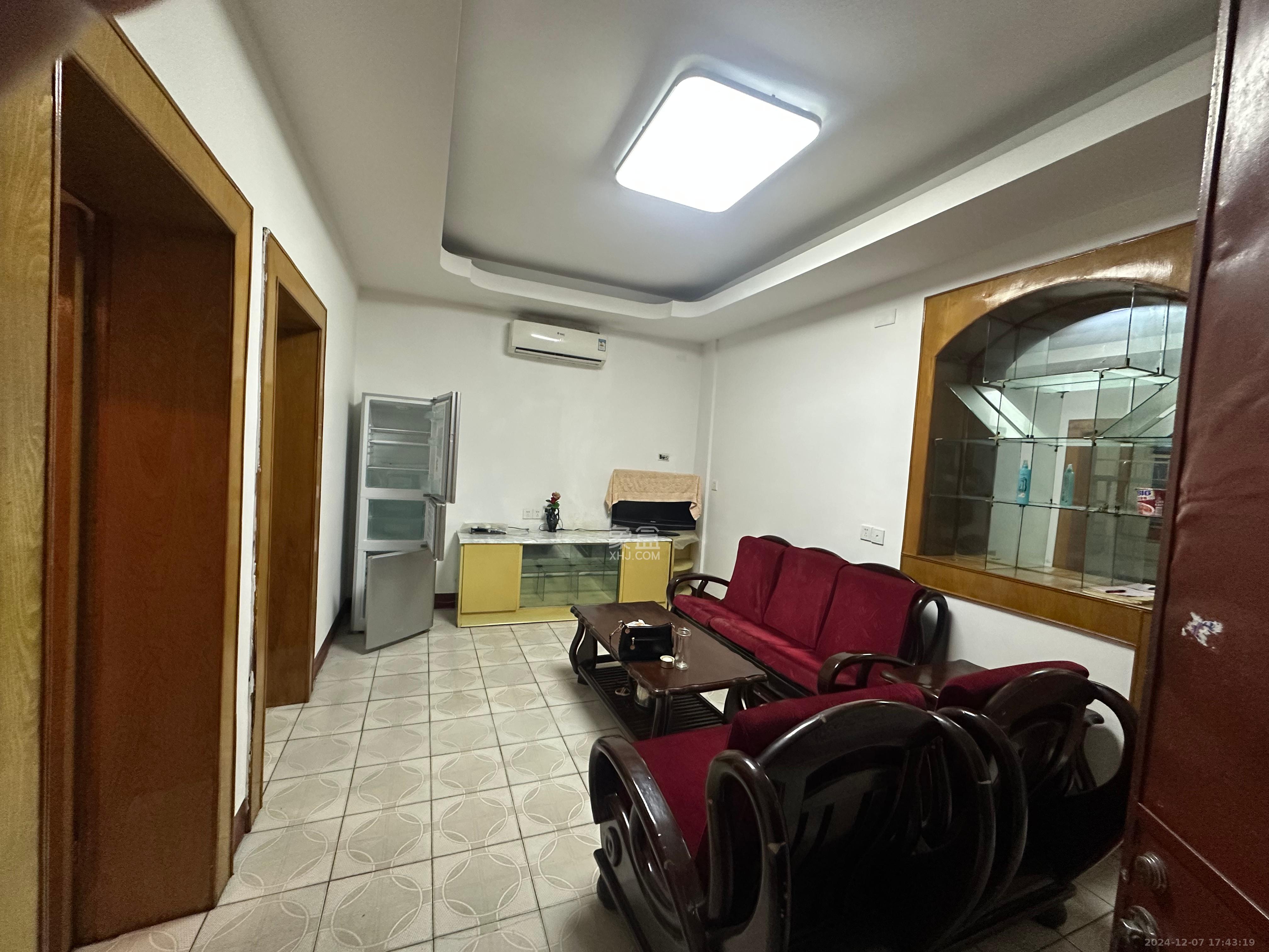 湘农桥社区 2室1厅1卫 2200.0元/月 湘农桥社区 2室1厅1卫 2200.0元/月室内图