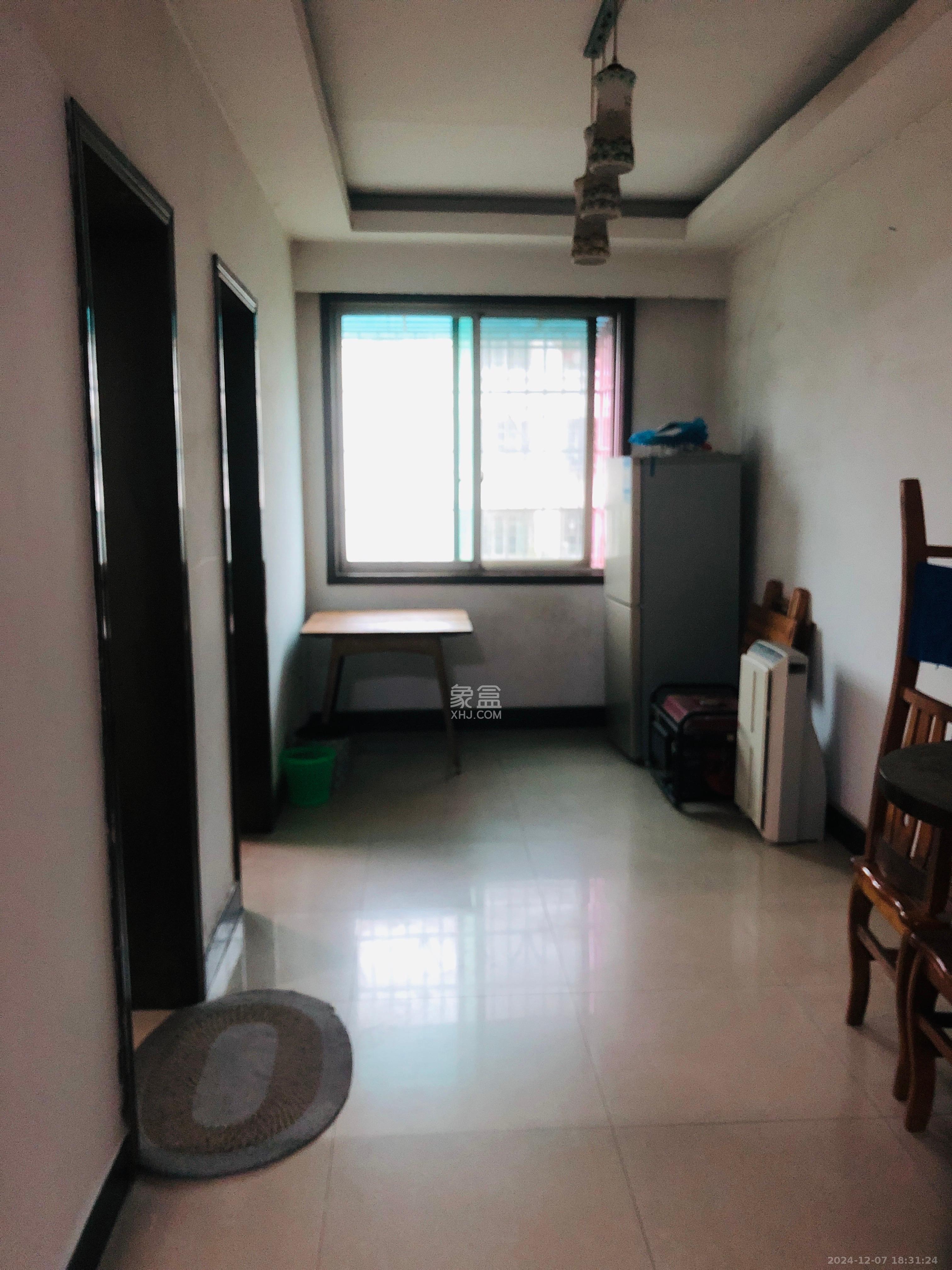 中南汽车世界 2室2厅1卫 1150.0元/月 中南汽车世界 2室2厅1卫 1150.0元/月室内图