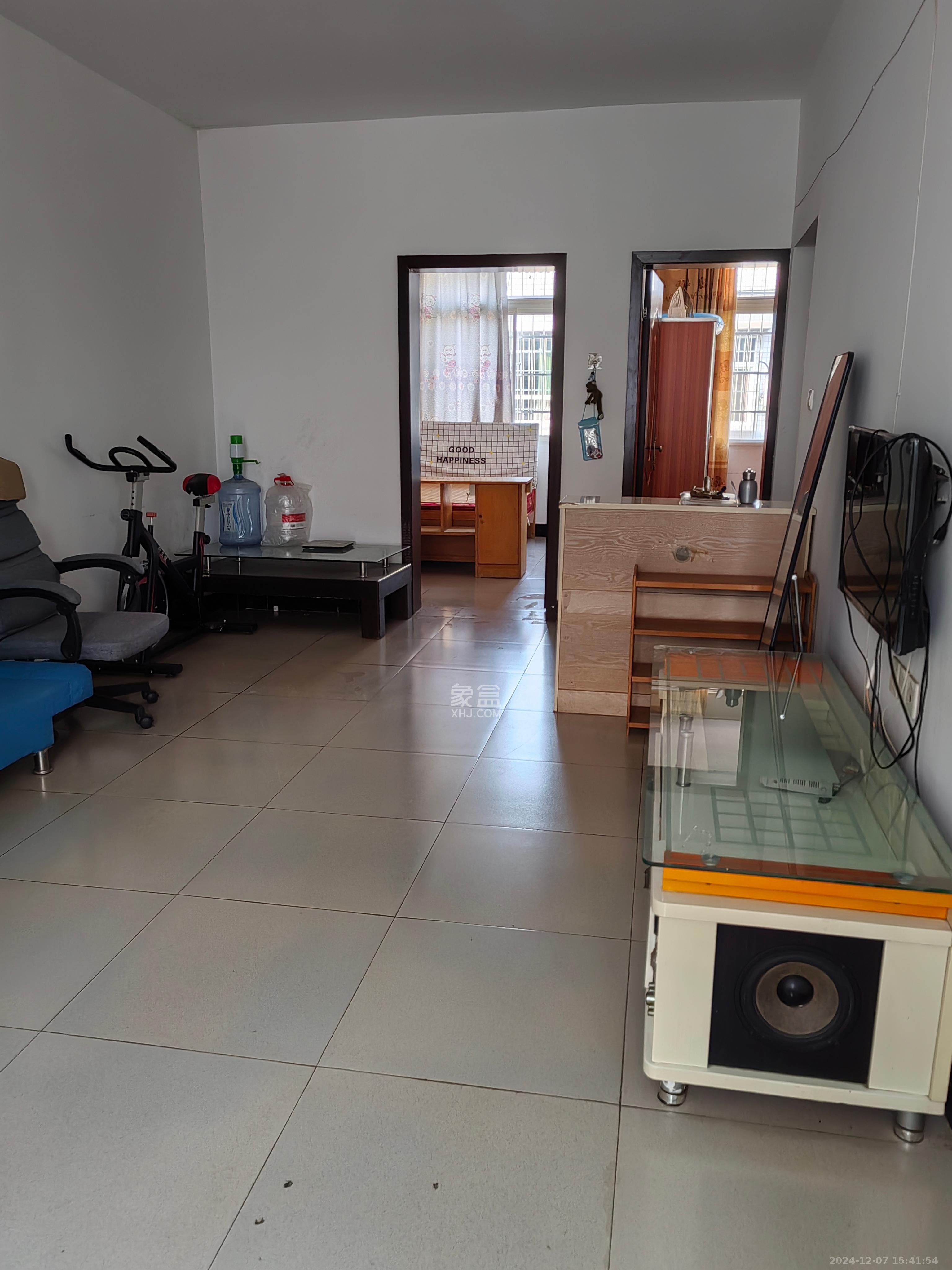 泉塘小区 2室2厅1卫 1000.0元/月 泉塘小区 2室2厅1卫 1000.0元/月室内图