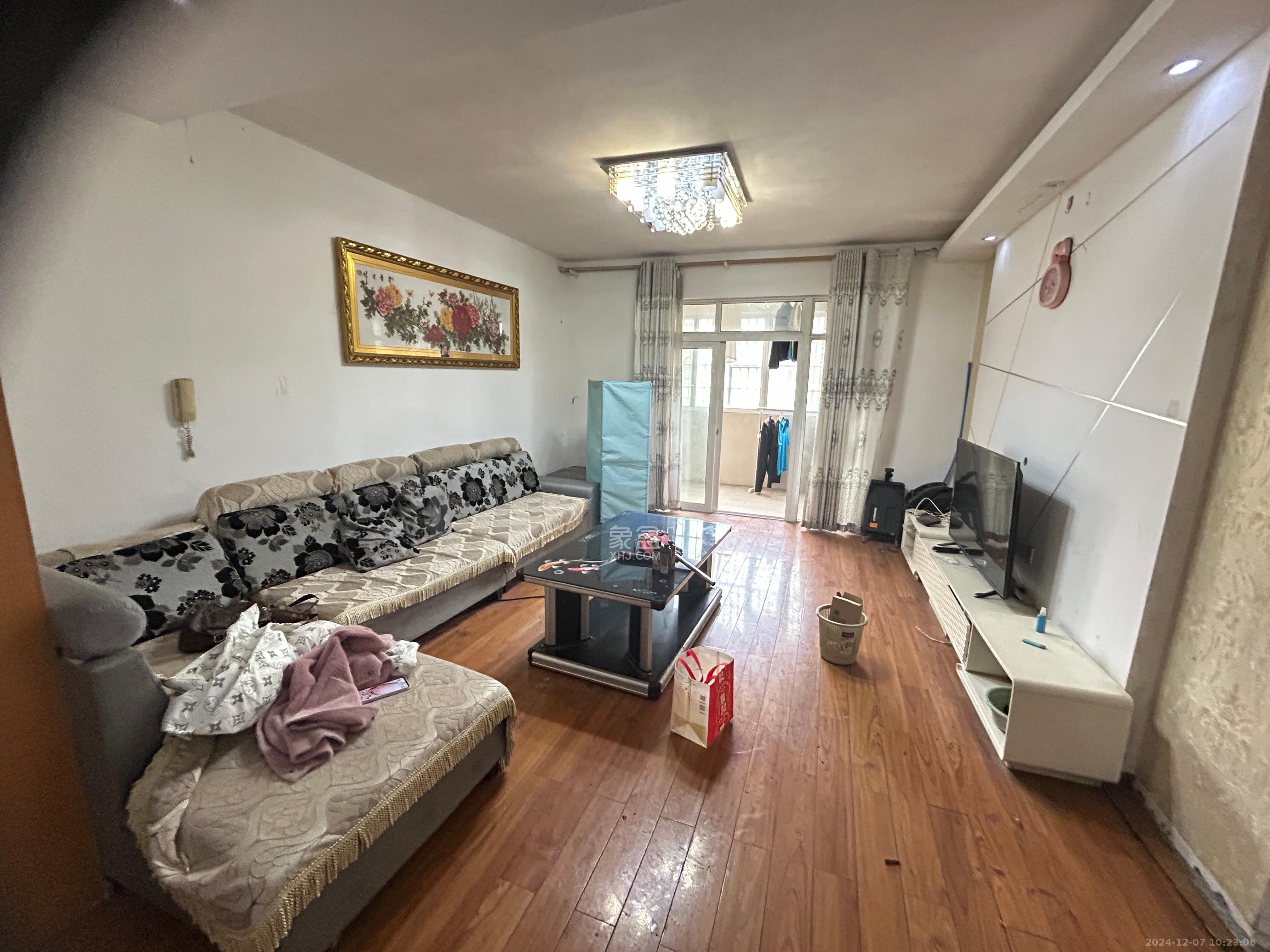 南湖雅苑 3室2厅2卫 1600.0元/月 南湖雅苑 3室2厅2卫 1600.0元/月室内图