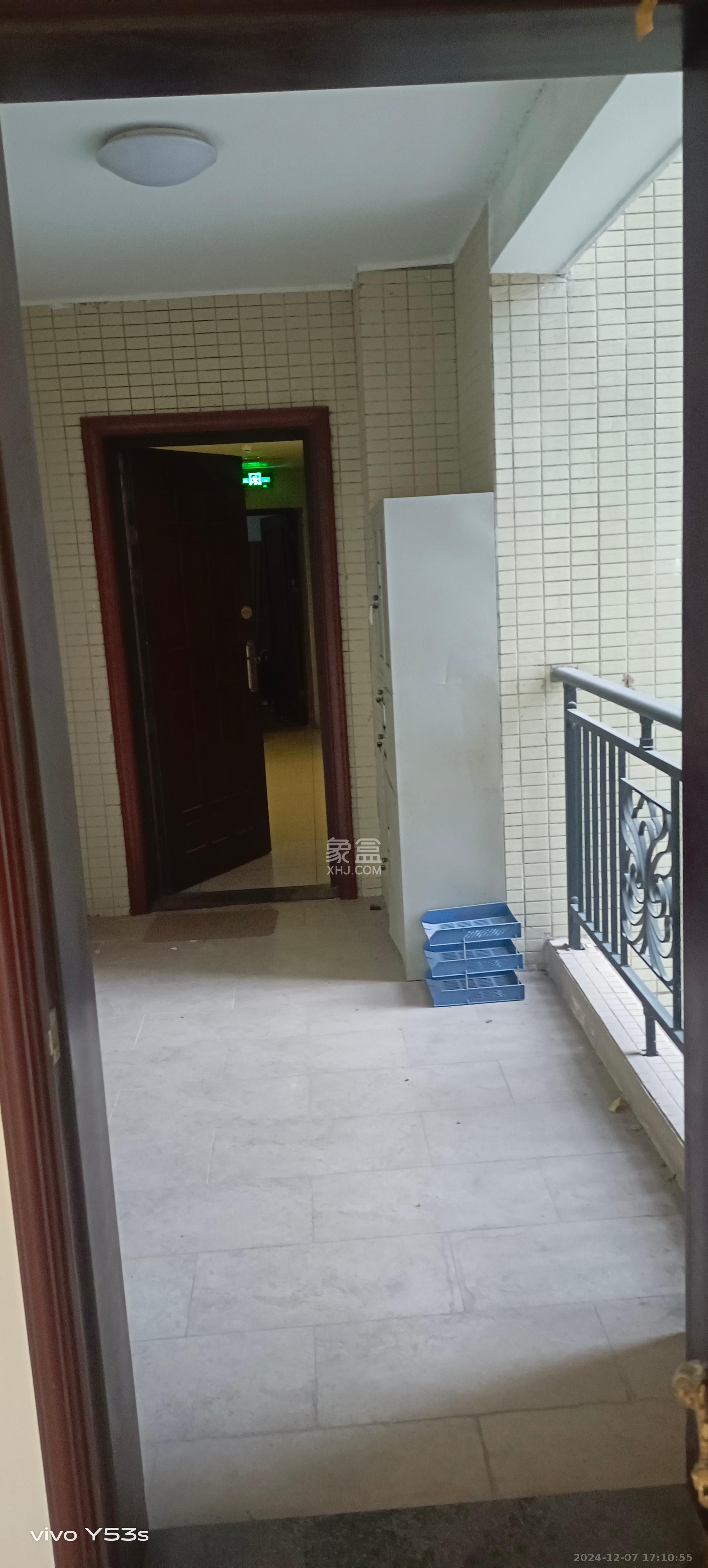 恒大翡翠华庭  3室2厅2卫   2900.00元/月室内图