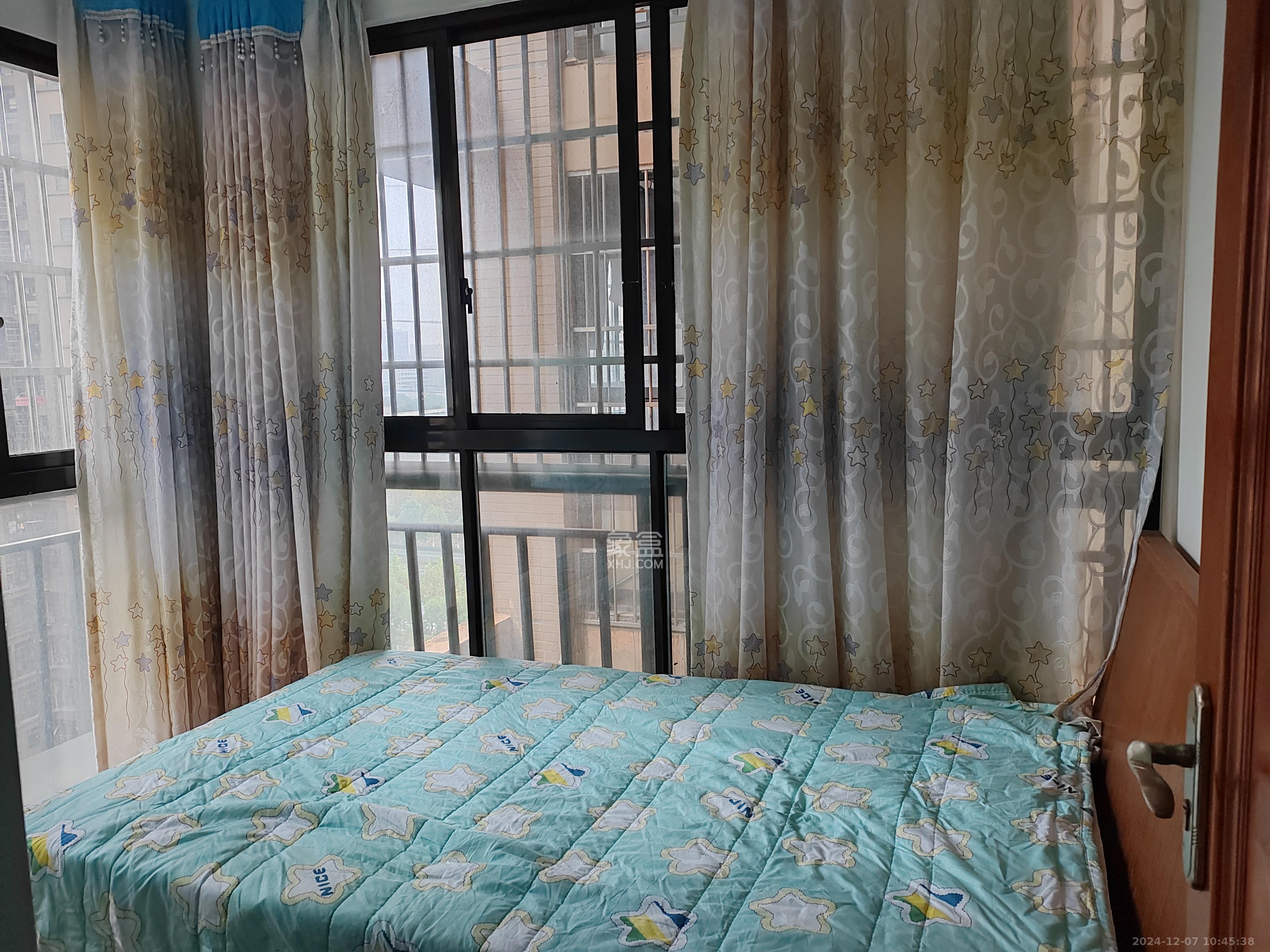 爵士湘 4室2厅2卫 2000.0元/月 爵士湘 4室2厅2卫 2000.0元/月室内图