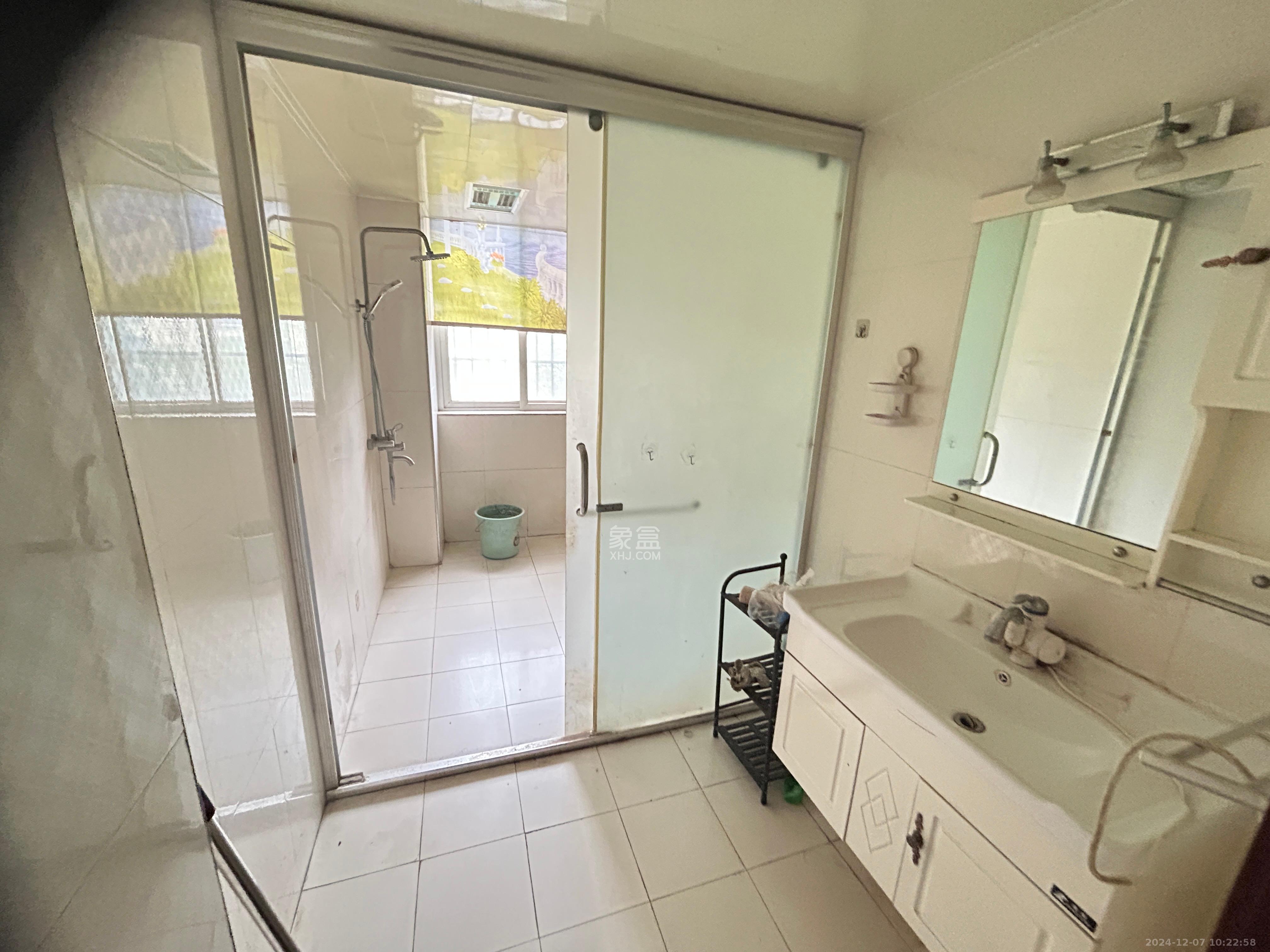 南湖雅苑 3室2厅2卫 1600.0元/月 南湖雅苑 3室2厅2卫 1600.0元/月室内图