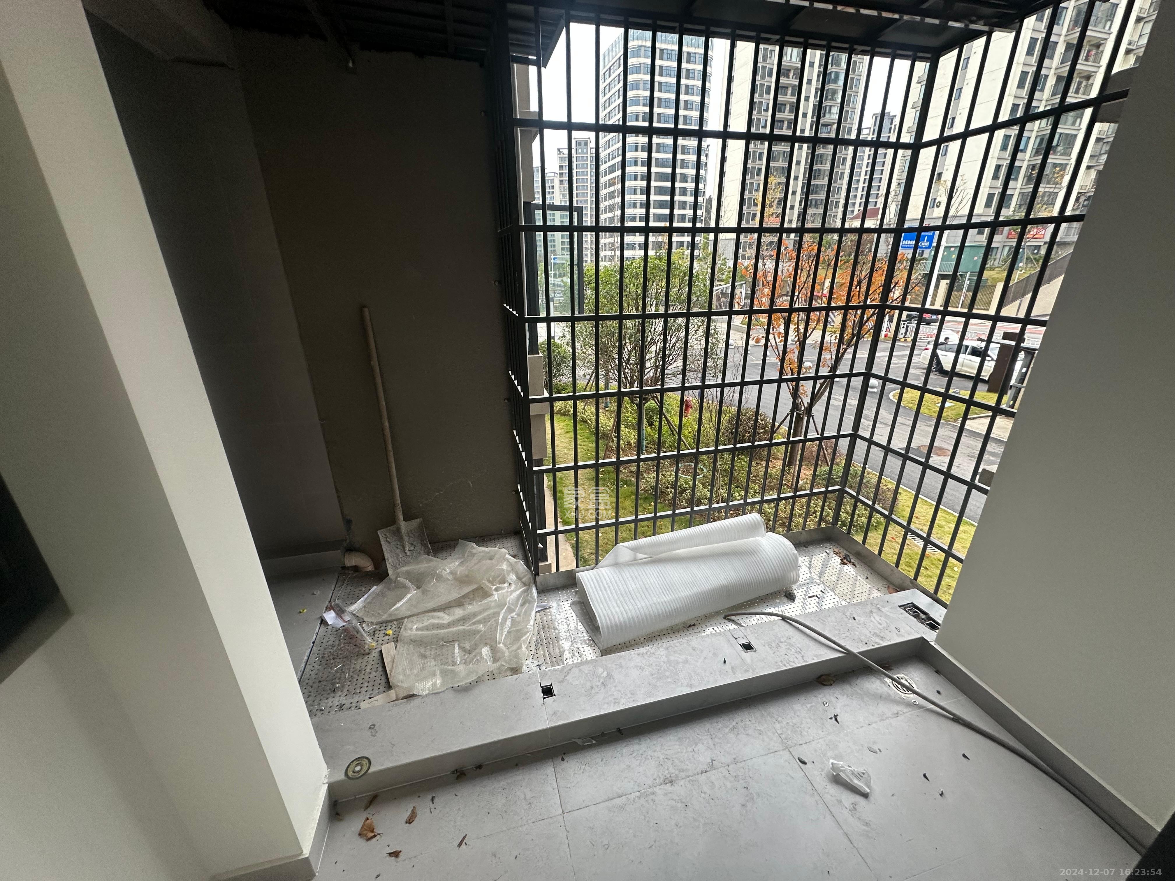 惟智园安置小区 4室2厅2卫 2800.0元/月 惟智园安置小区 4室2厅2卫 2800.0元/月室内图