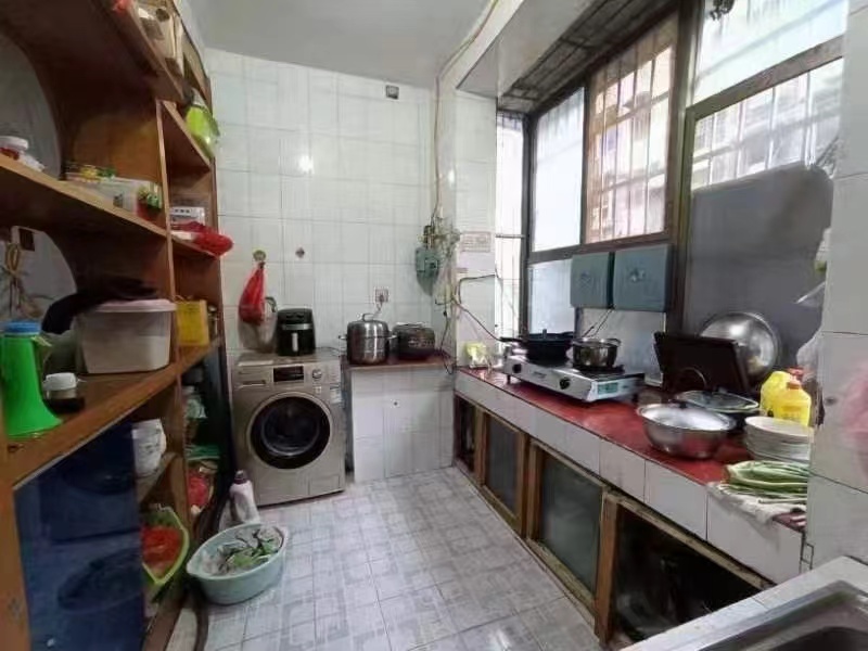 裕泽苑  2室1厅1卫    27.8万客厅