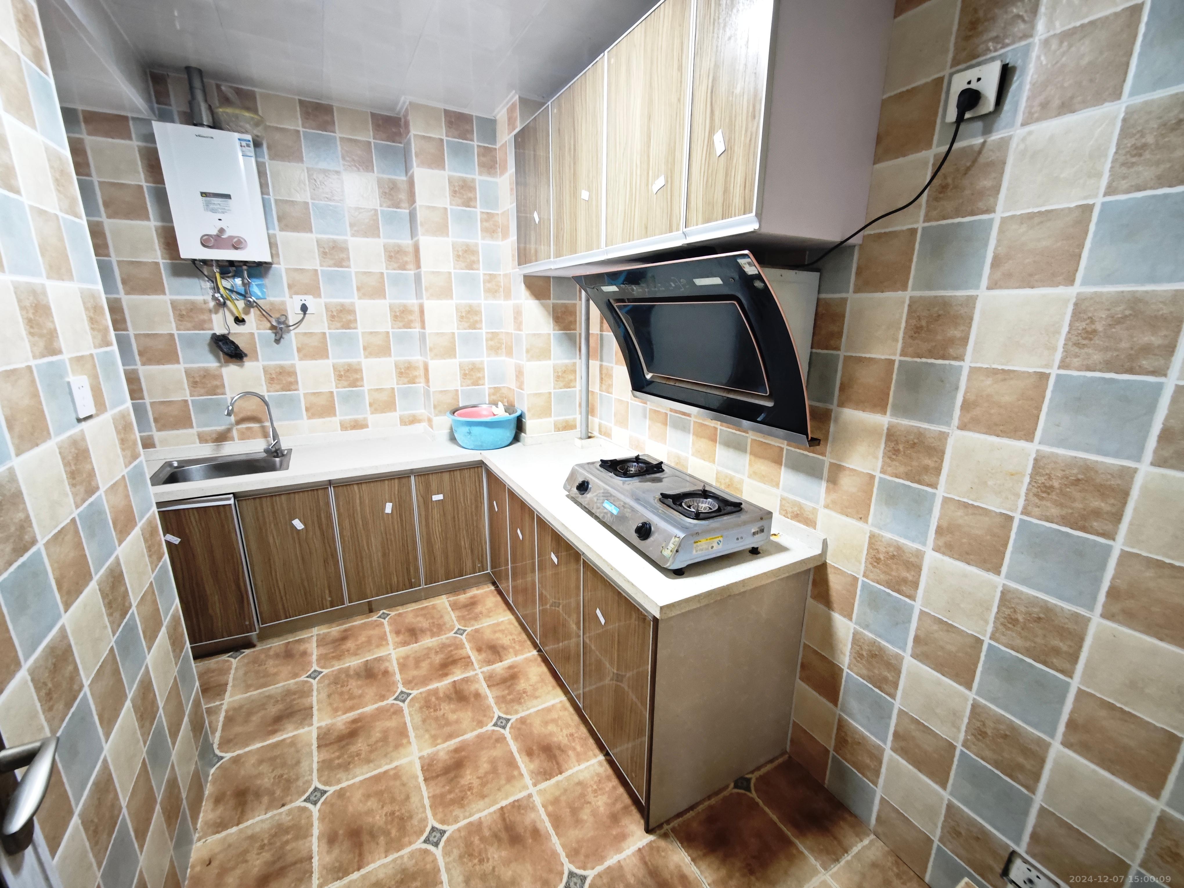 山水印象  2室2厅1卫    1500.0元/月 山水印象  2室2厅1卫    1500.0元/月室内图