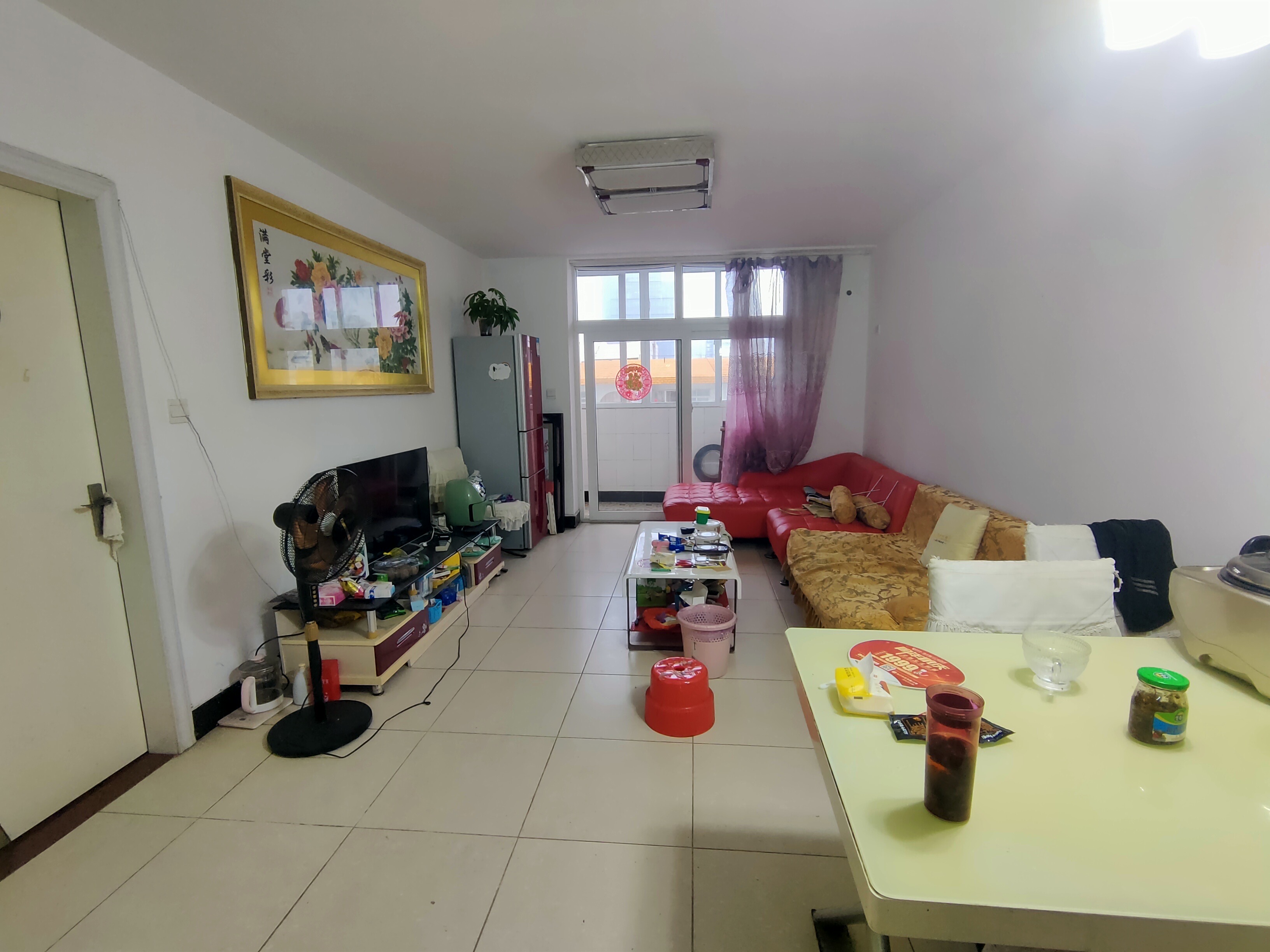 金海大厦(海秀西路) 2室2厅1卫 98.0万 金海大厦(海秀西路) 2室2厅1卫 98.0万客厅