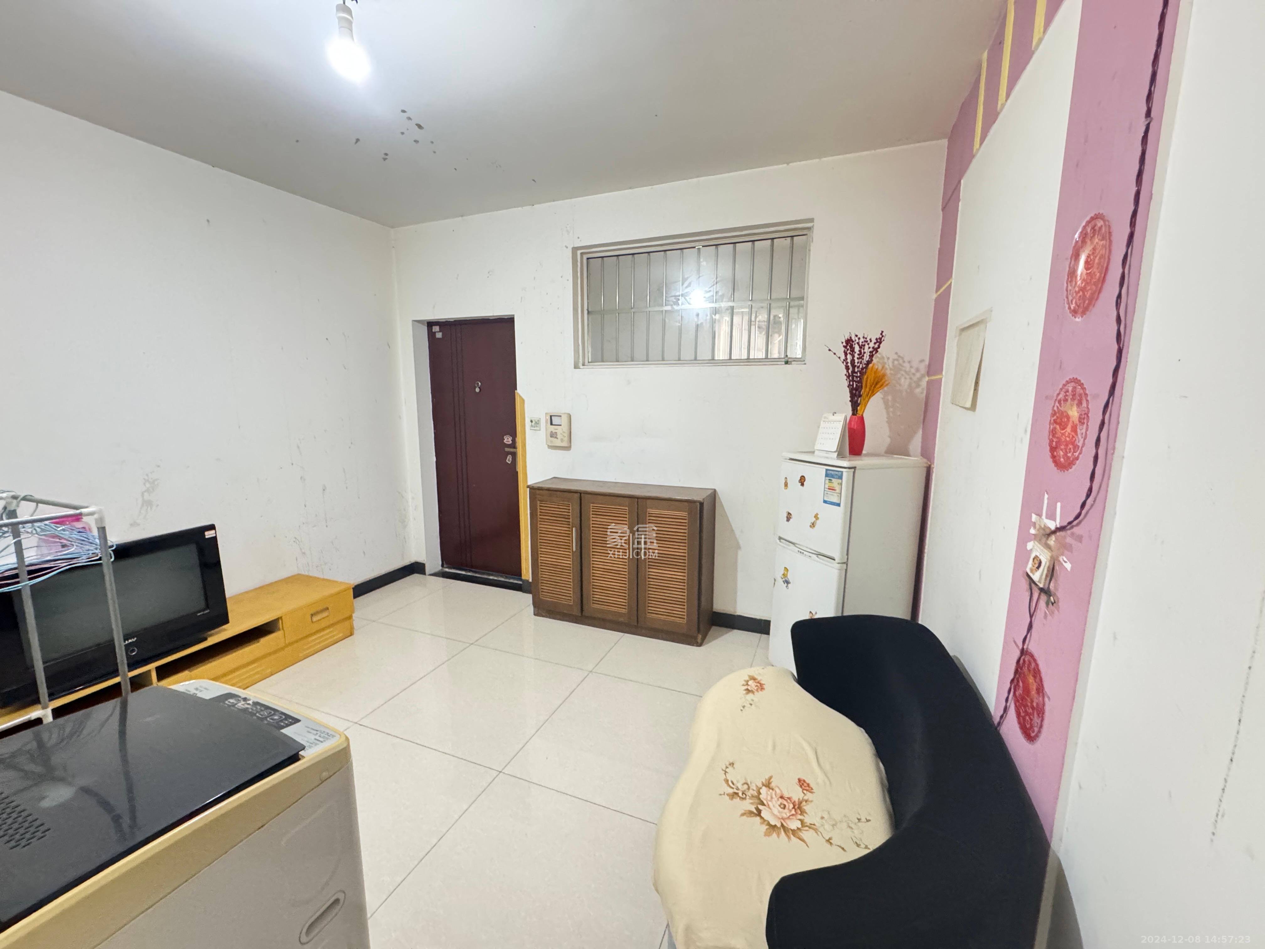 新芙蓉之都  1室1厅1卫   1500.00元/月室内图1