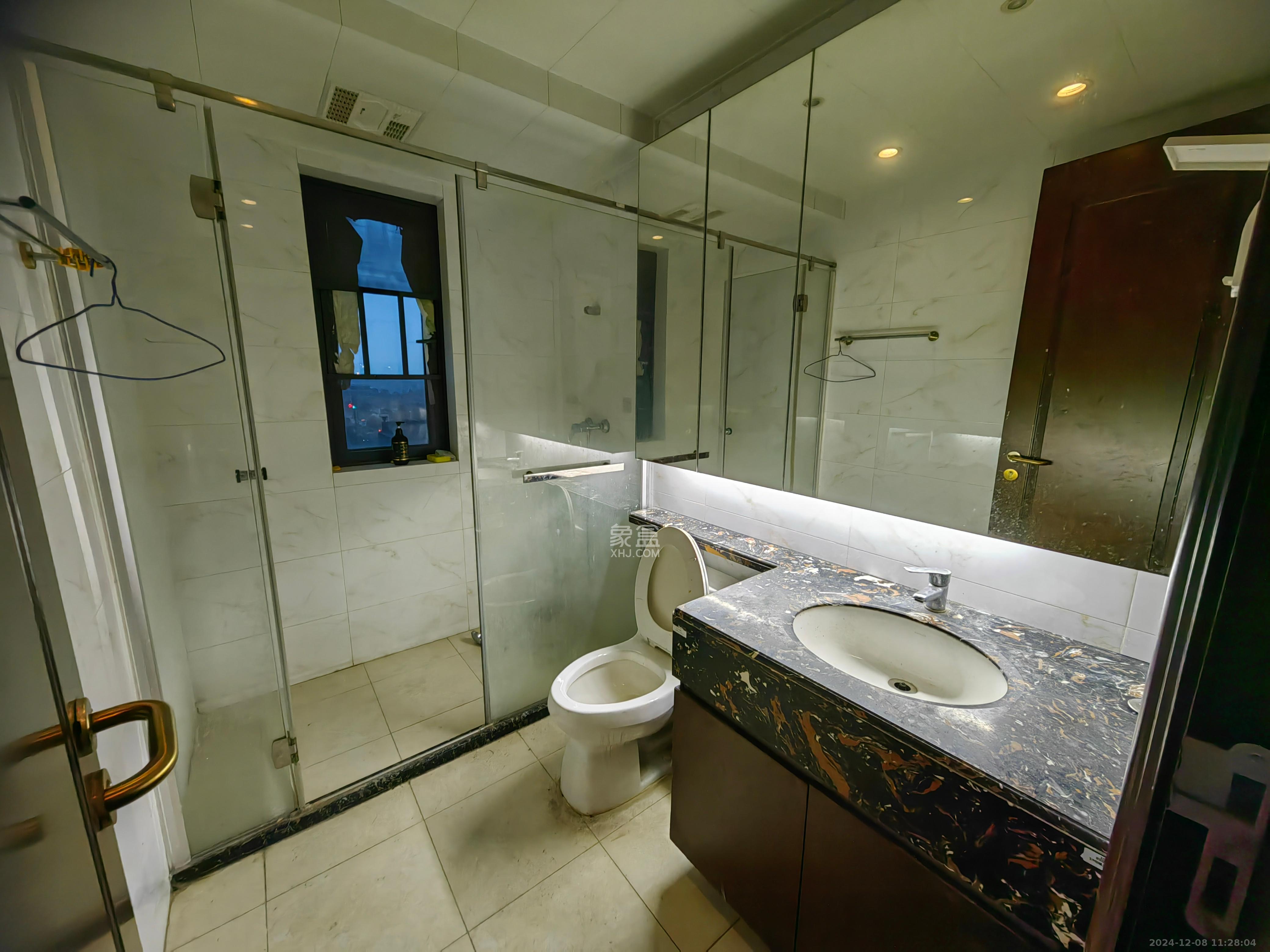 恒大御景天下城一期 4室2厅2卫 2500.0元/月 恒大御景天下城一期 4室2厅2卫 2500.0元/月室内图