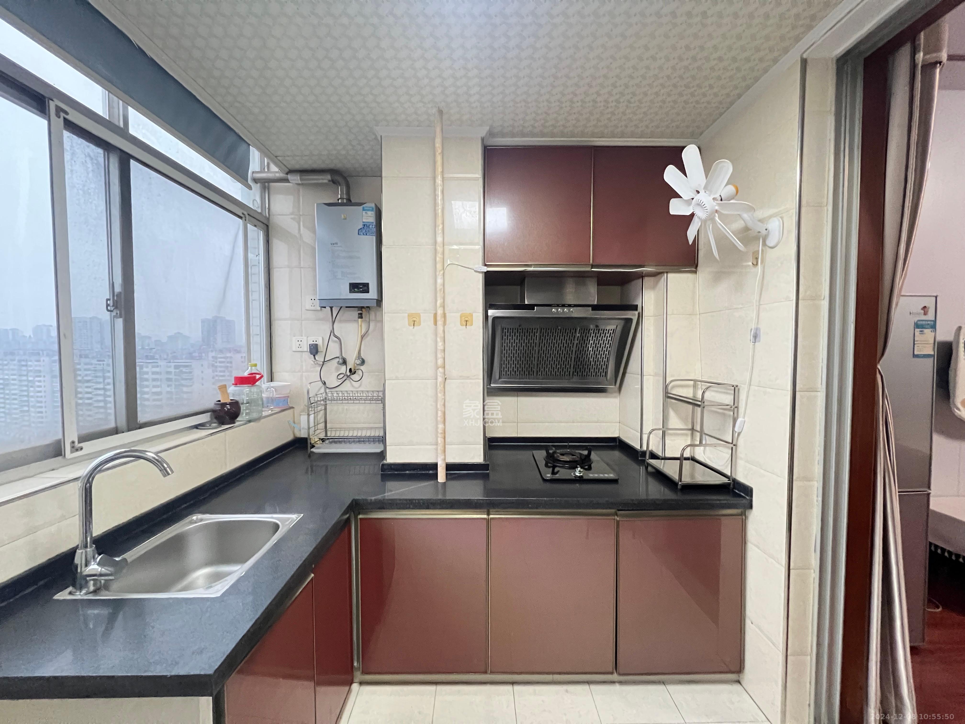 观湖公寓  1室1厅1卫    1900.0元/月室内图